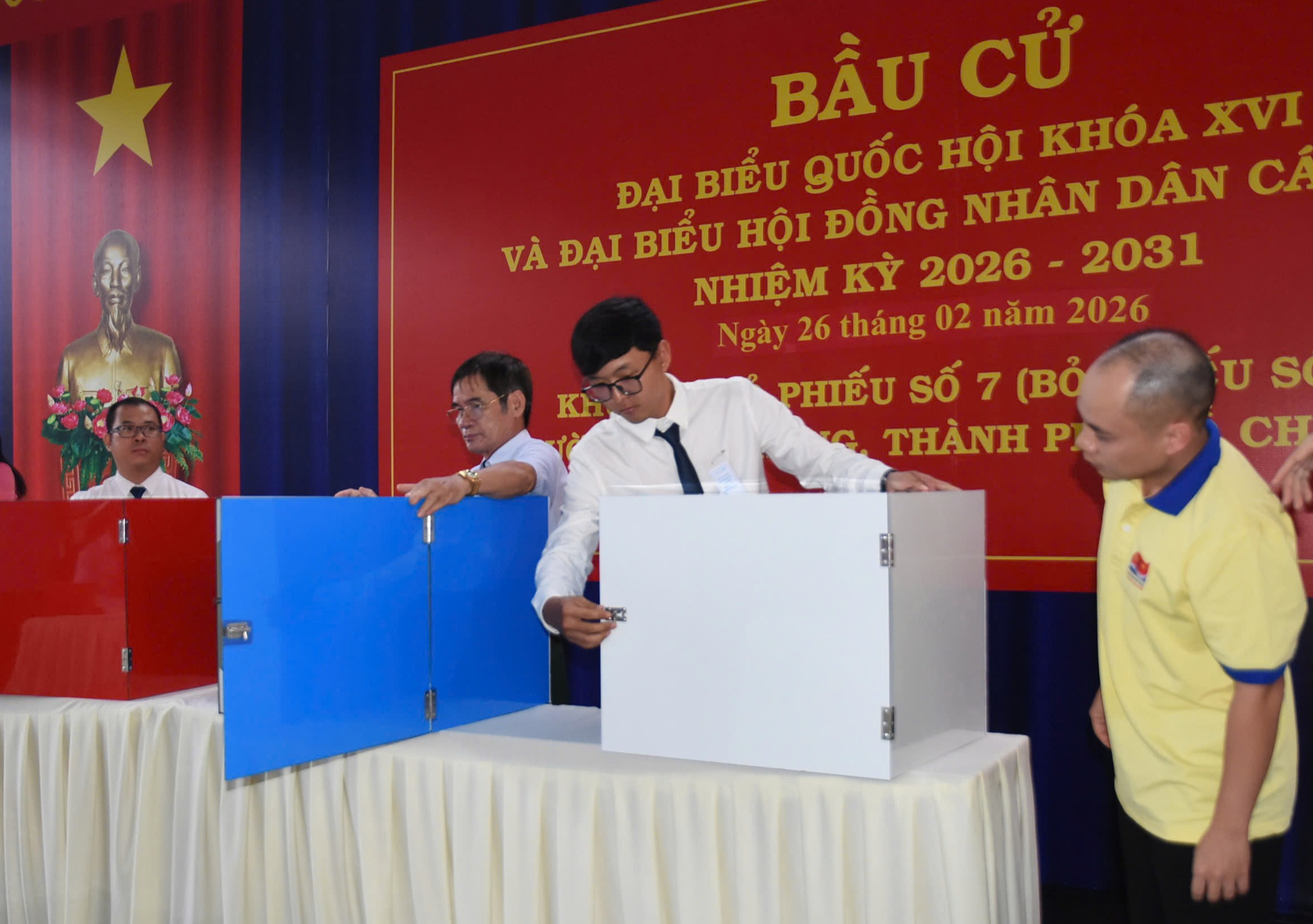 Bầu cử sớm TPHCM 2026: Khai mạc th&agrave;nh c&ocirc;ng tại 4 khu vực bỏ phiếu - Ảnh 3.