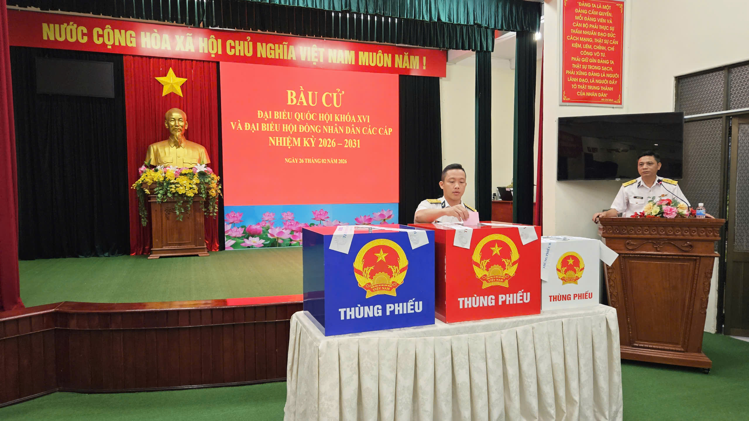 Bầu cử sớm TPHCM 2026: Khai mạc th&agrave;nh c&ocirc;ng tại 4 khu vực bỏ phiếu - Ảnh 7.