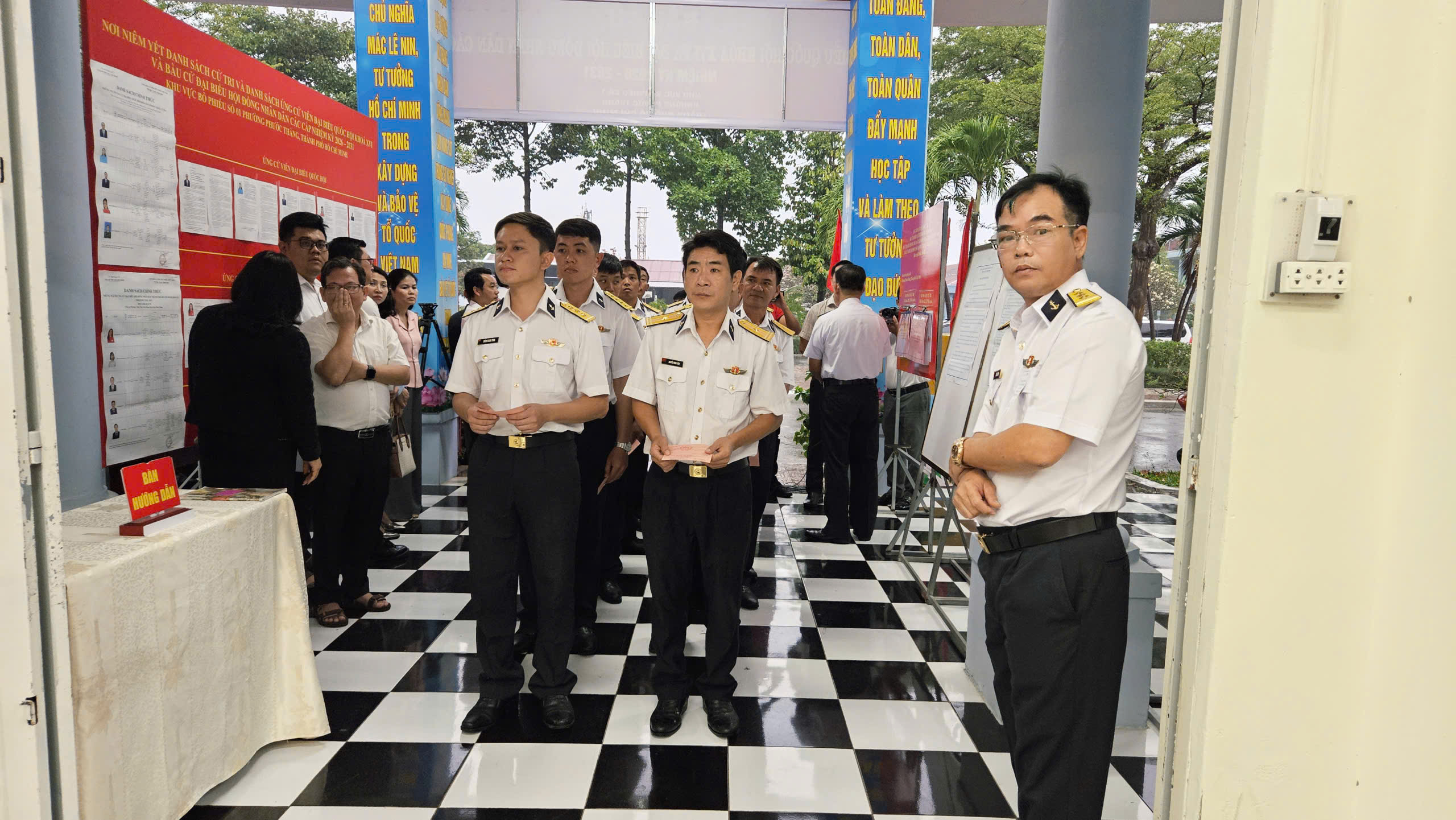 Bầu cử sớm TPHCM 2026: Khai mạc th&agrave;nh c&ocirc;ng tại 4 khu vực bỏ phiếu - Ảnh 10.