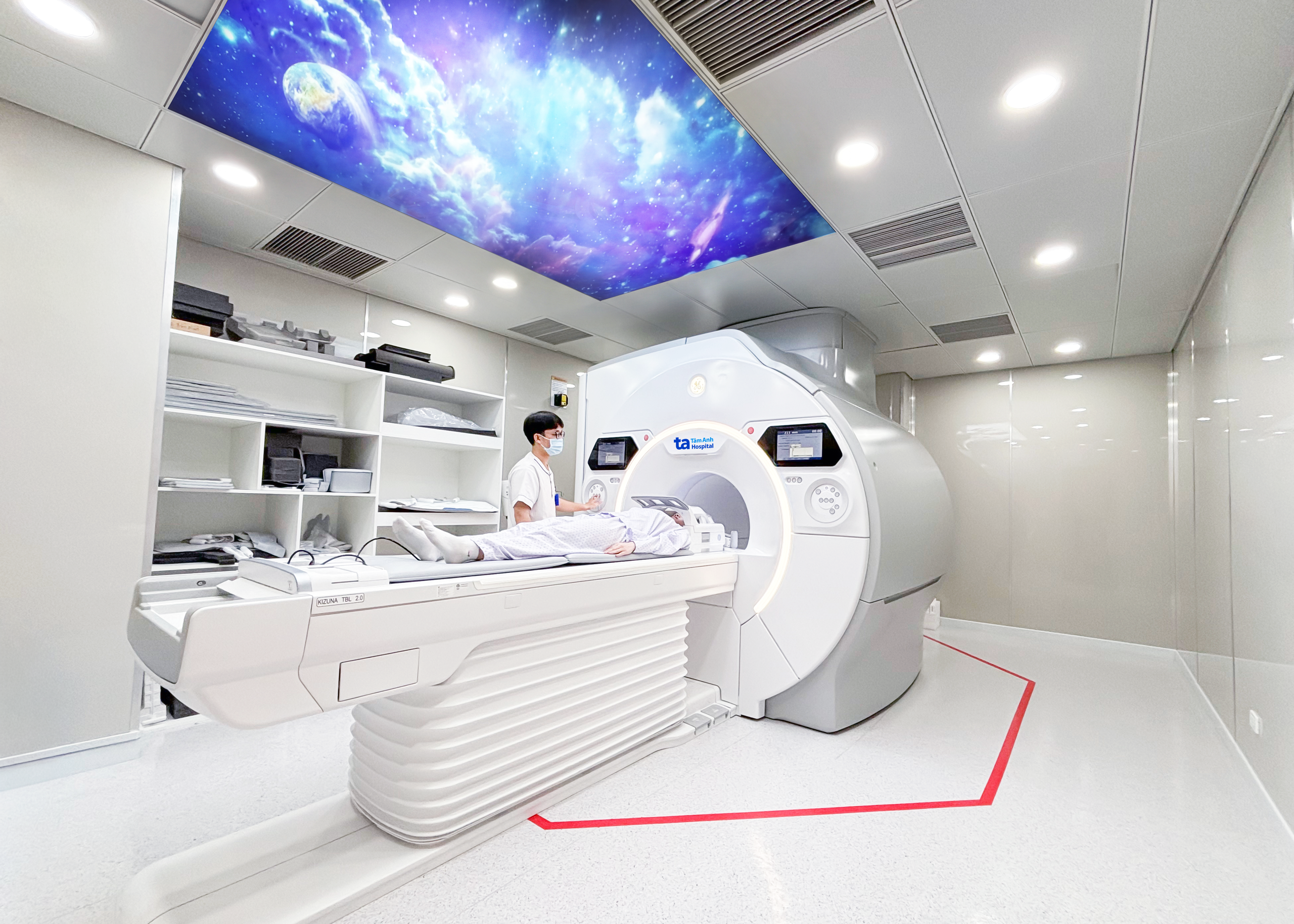 Bệnh viện Tâm Anh lập kỷ lục châu Á phẫu thuật não và cột sống bằng robot AI - Ảnh 4.