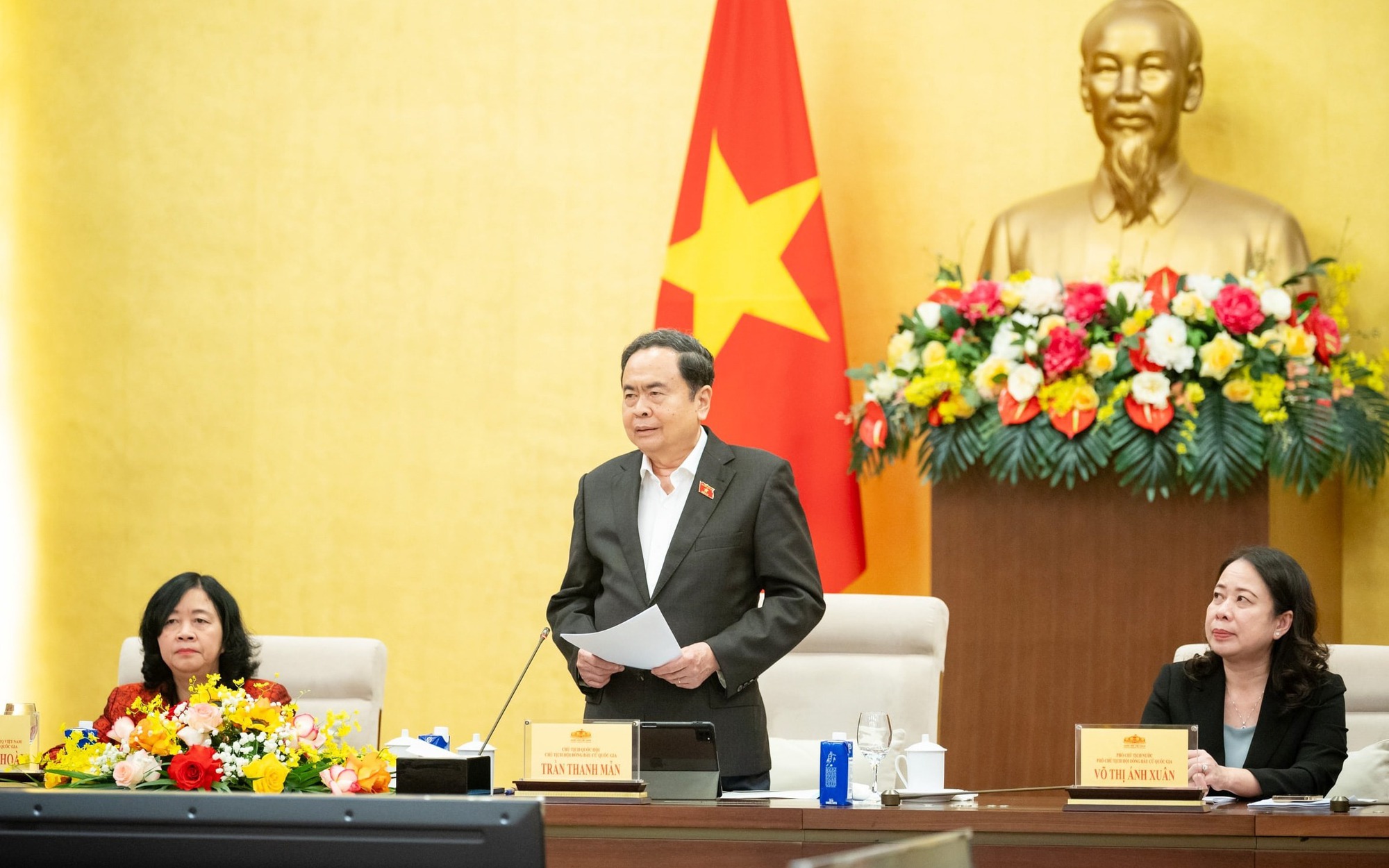 Chủ tịch Quốc hội kiểm tra công tác chuẩn bị bầu cử tại Nghệ An - Ảnh 2.