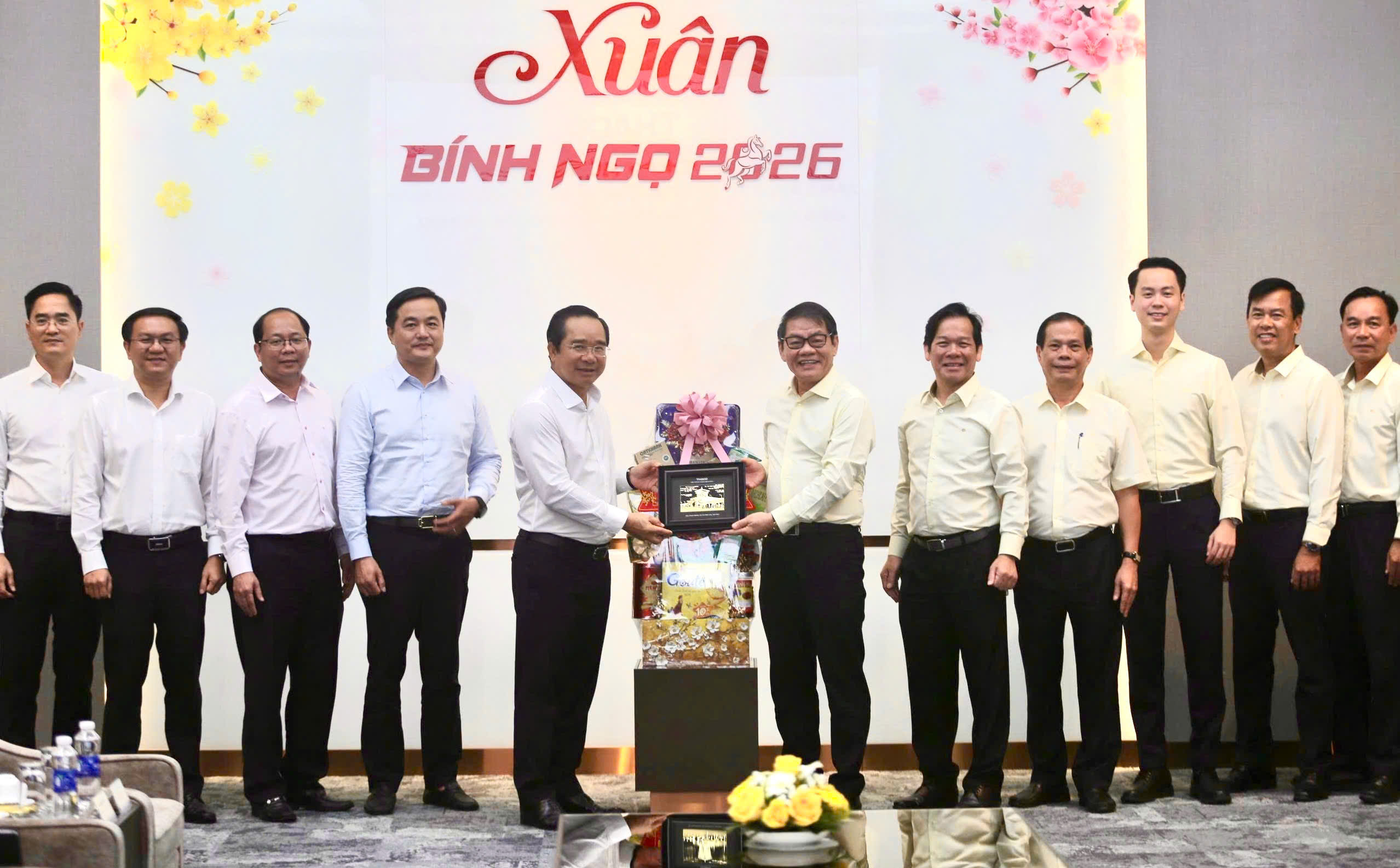 (NLĐO)- Những đóng góp ấn tượng của THACO trong những năm qua không những cho THACO, mà còn cho TPHCM và đất nước. - Ảnh 1.