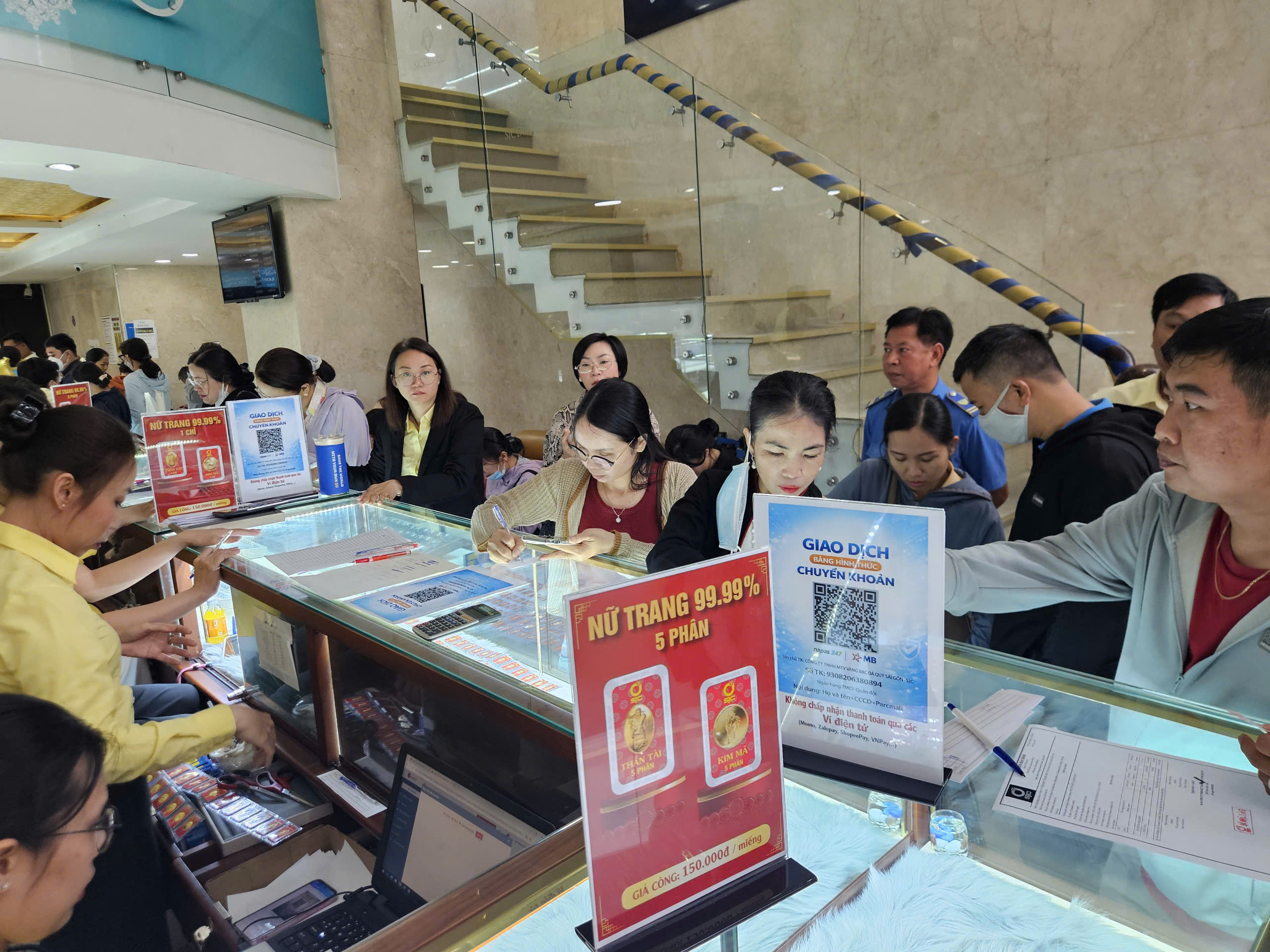 Diễn biến bất ngờ của gi&aacute; v&agrave;ng ng&agrave;y v&iacute;a Thần T&agrave;i 2026 - Ảnh 3.