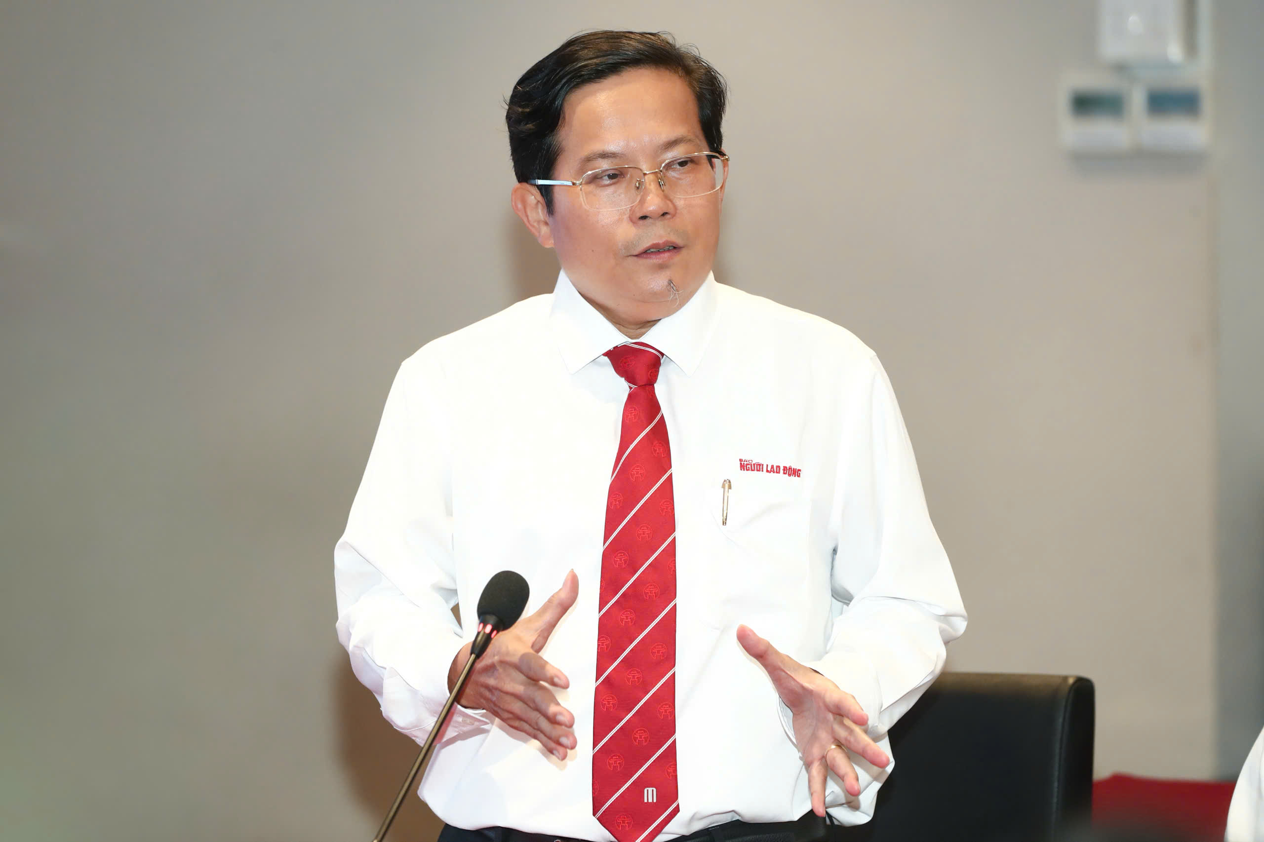 Báo Người Lao Động bắt tay Công ty CT UAV tiếp sức ngư dân bám biển - Ảnh 2.