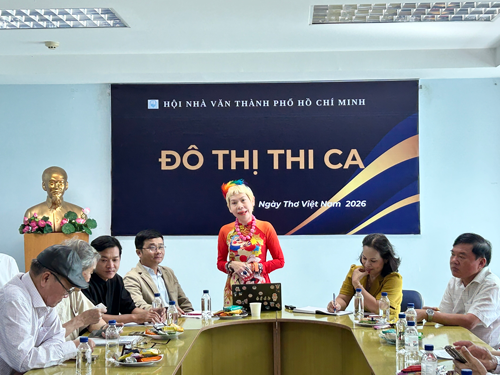 Định vị thơ ca trong đời sống đ&ocirc; thị - Ảnh 1.