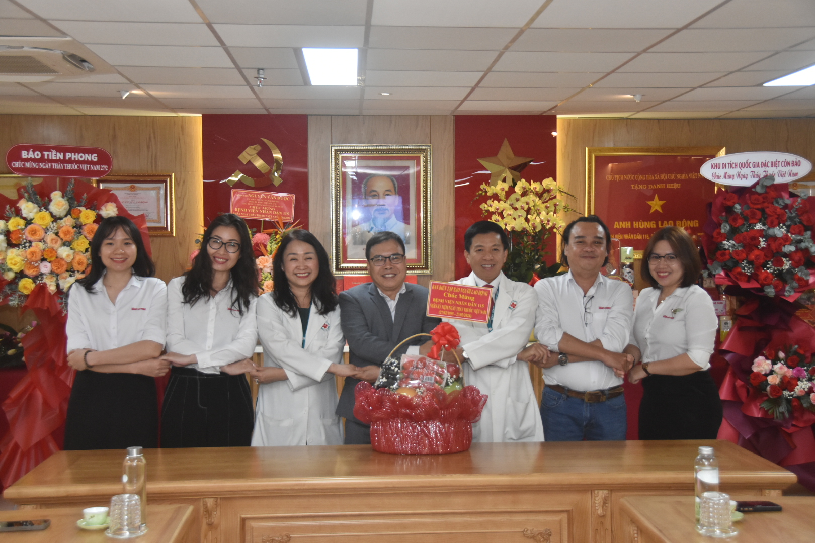 Báo Người Lao Động thăm ngành y tế TPHCM - Ảnh 4.