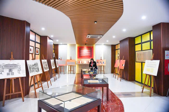 "Thưởng l&atilde;m Ch&acirc;u ph&ecirc; - Lưu dấu Mộc bản" tại Kh&ocirc;ng gian Di sản tư liệu - Ảnh 1.