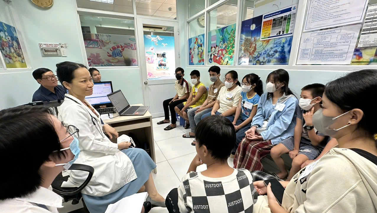 Giành lại cơ hội sống cho trẻ kém may mắn - Ảnh 1.