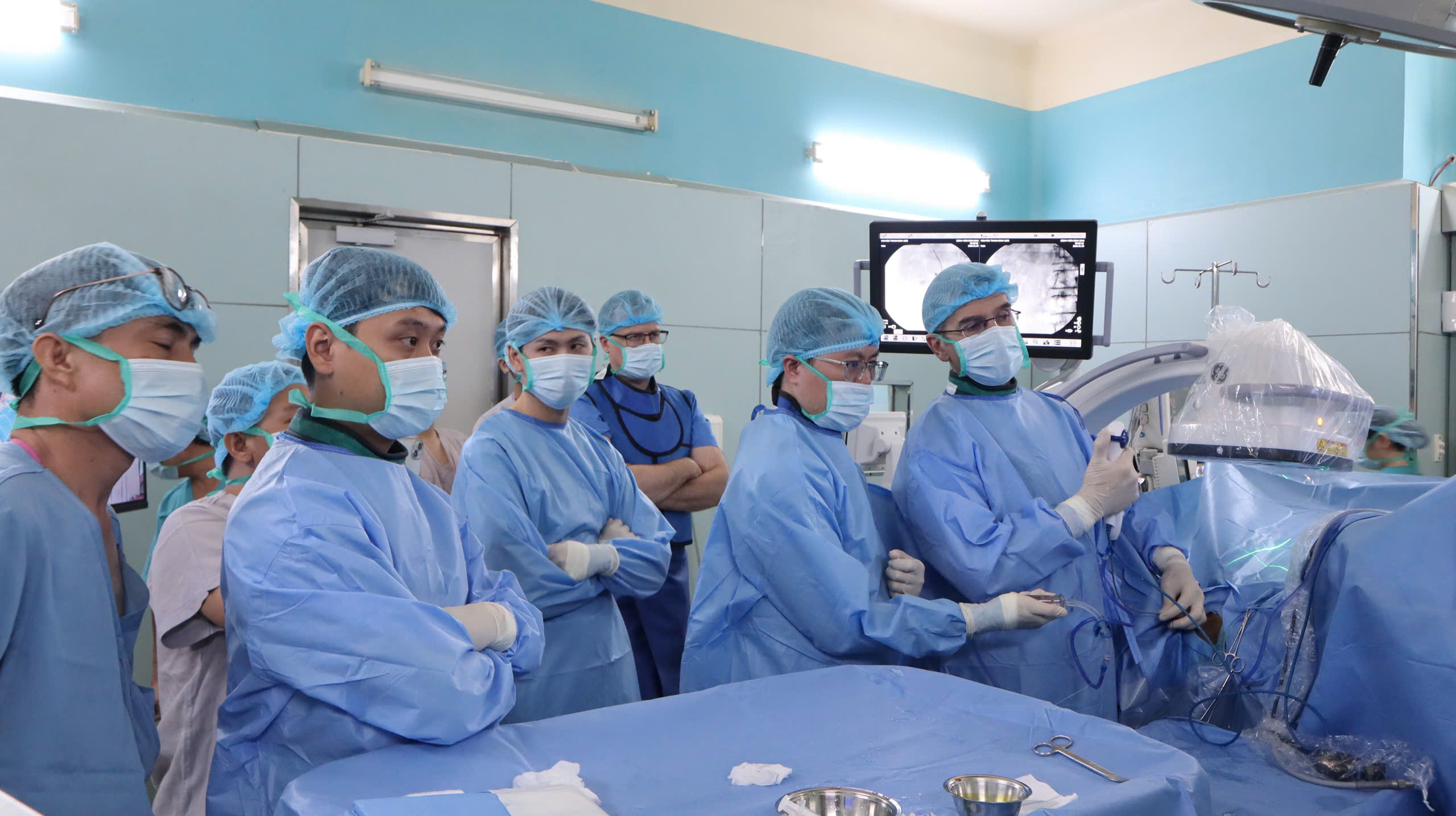 Bệnh viện Bình Dân TPHCM: Đưa vào sử dụng tòa nhà hiện đại 340 tỉ đồng - Ảnh 4.