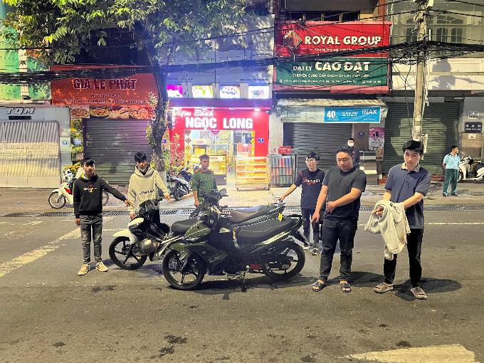 Bắt nhóm giả danh công an cưỡng đoạt tiền người dân tại Đồng Nai - Ảnh 1. Bắt nhóm giả danh công an cưỡng đoạt tiền người dân tại Đồng Nai - Ảnh 1.