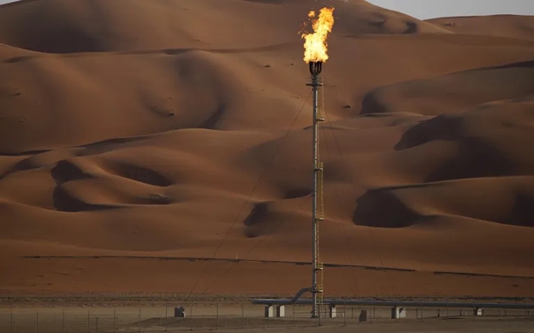 Iran đ&oacute;ng cửa eo biển Hormuz, nhiều nước Trung Đ&ocirc;ng ngừng sản xuất dầu - Ảnh 2.