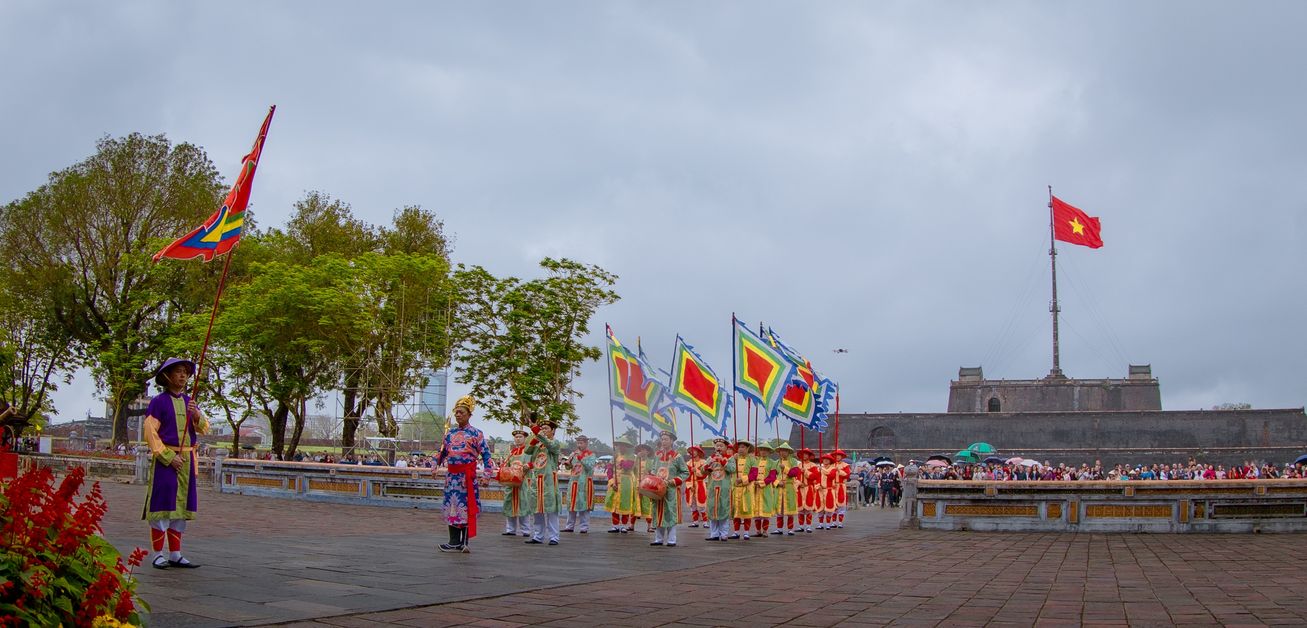 Cuộc thi ảnh Thi&ecirc;ng li&ecirc;ng cờ Tổ quốc v&agrave; vẻ đẹp Ng&agrave;y hội m&ugrave;a xu&acirc;n 2026 - Ảnh 1.