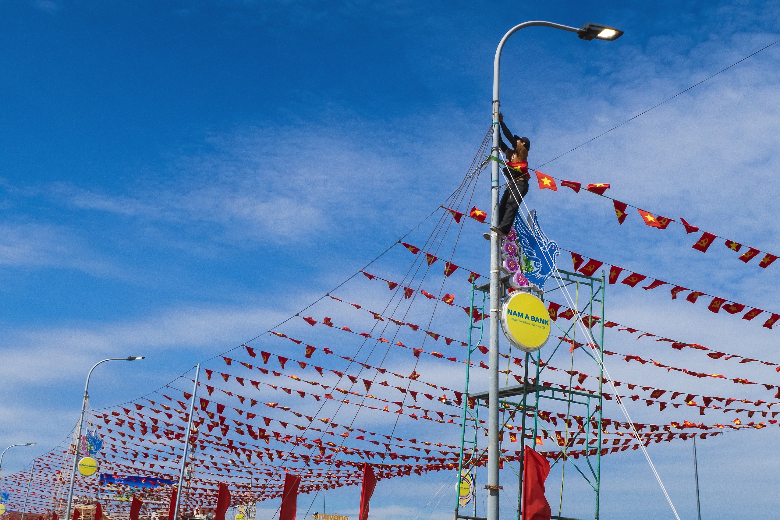 Cuộc thi ảnh Thi&ecirc;ng li&ecirc;ng cờ Tổ quốc v&agrave; vẻ đẹp Ng&agrave;y hội m&ugrave;a xu&acirc;n 2026 - Ảnh 3.