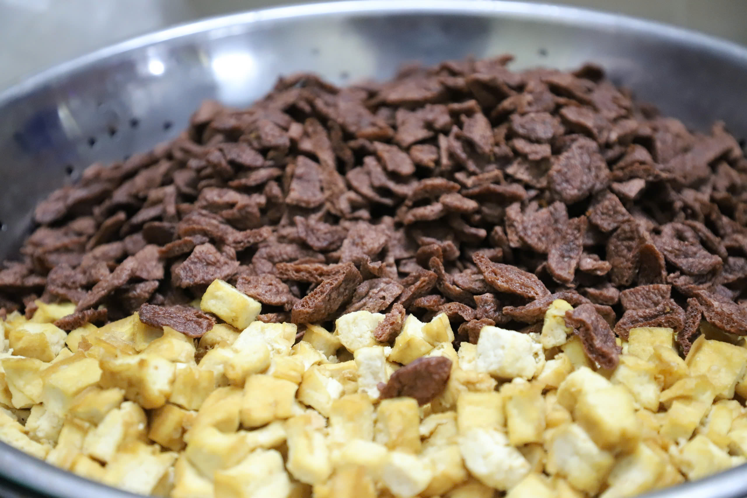 Vợ chồng Cần Thơ thắp lửa bếp ăn 0 đồng cho bệnh nhân nghèo - Ảnh 5. Vợ chồng Cần Thơ thắp lửa bếp ăn 0 đồng cho bệnh nhân nghèo - Ảnh 5.