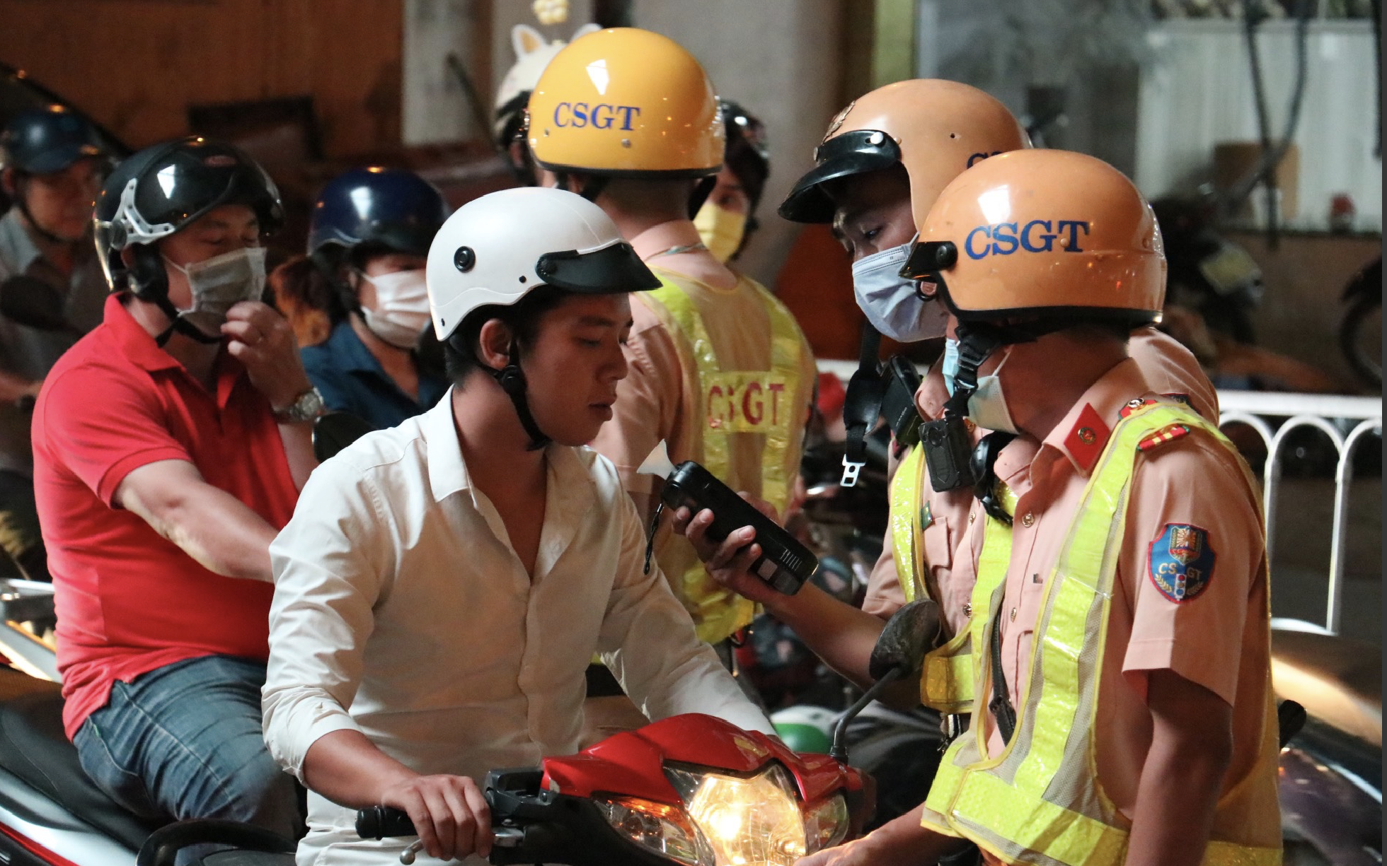 L&agrave;m Tết, thu nhập c&oacute; thể gấp 4 lần ng&agrave;y thường - Ảnh 2.