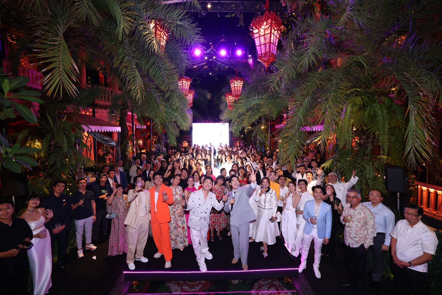 Year End Party nhà DatVietVAC – Đêm hội quy tụ và gắn kết những giá trị độc nhất - Ảnh 1.