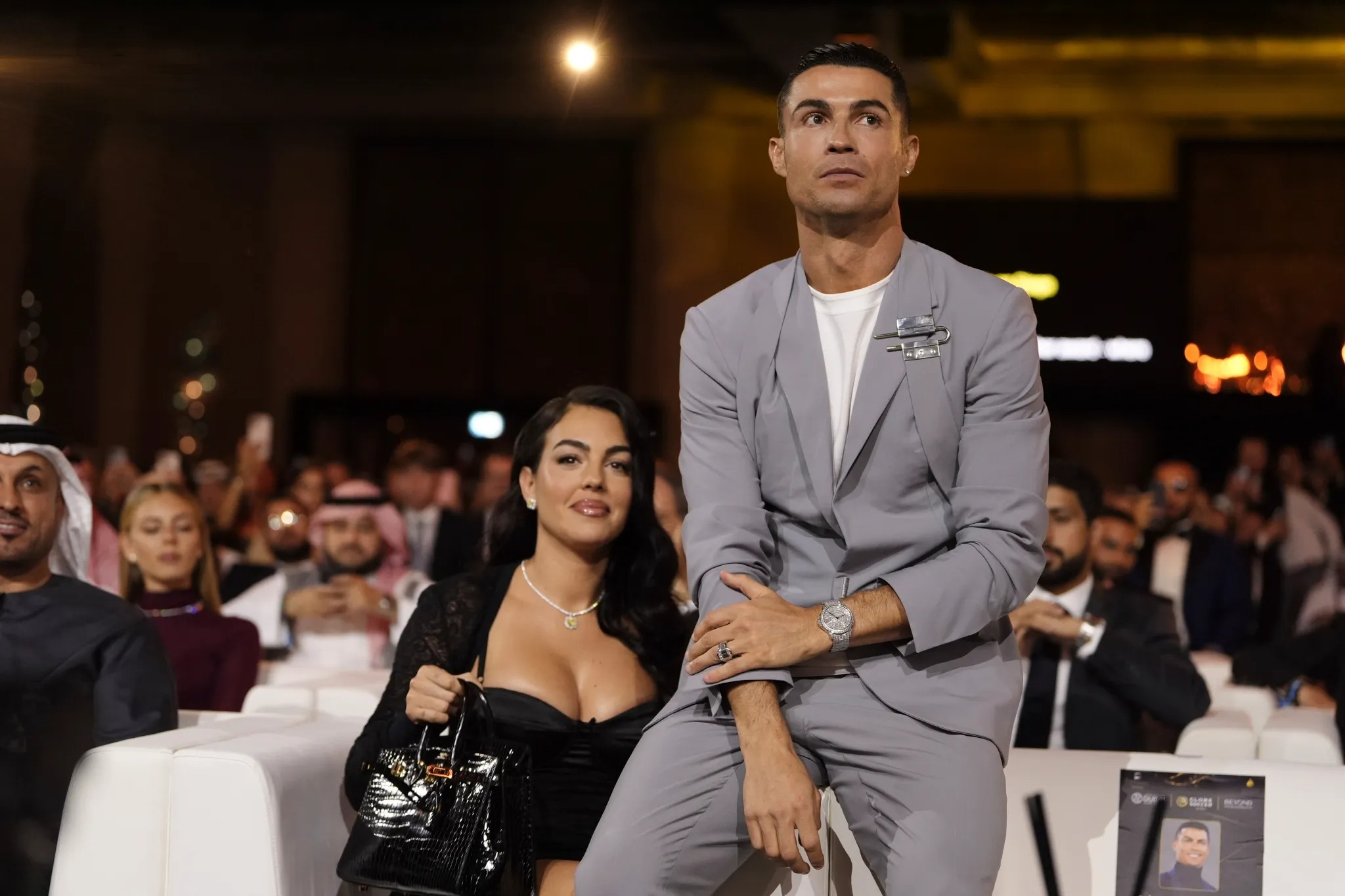 Ronaldo "nổi loạn" ở Al Nassr: Khi tiền khủng không mua được danh hiệu - Ảnh 2.
