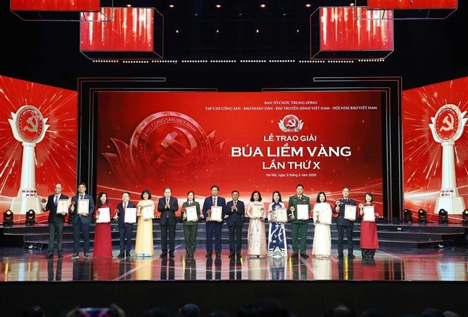 Tổng B&iacute; thư T&ocirc; L&acirc;m dự Lễ tuy&ecirc;n dương B&iacute; thư chi bộ xuất sắc v&agrave; trao giải B&uacute;a liềm v&agrave;ng - Ảnh 4.