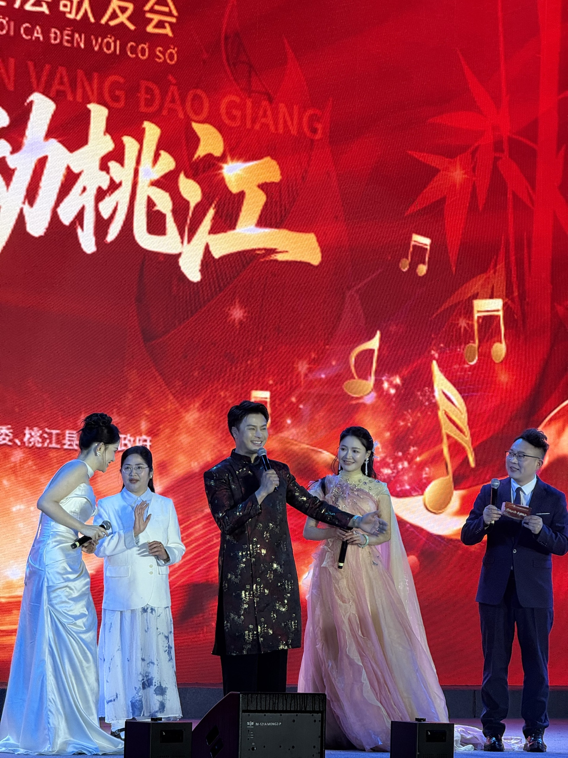 NSƯT Võ Minh Lâm hồ hởi với dự án âm nhạc giao lưu Việt - Trung - Ảnh 1.