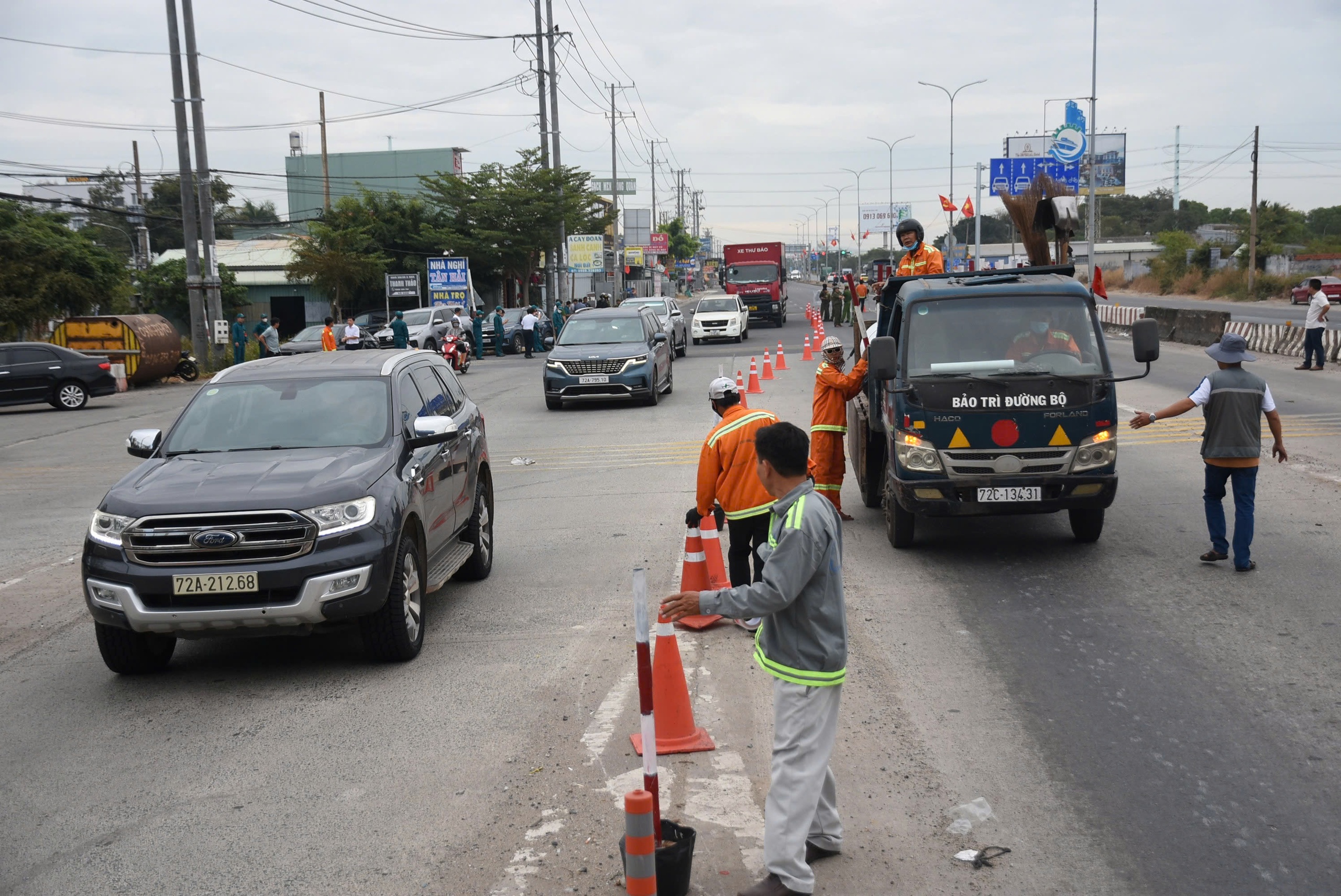 TPHCM: Ch&iacute;nh thức th&aacute;o dỡ trạm thu ph&iacute; T3 tr&ecirc;n Quốc lộ 51 - Ảnh 5.