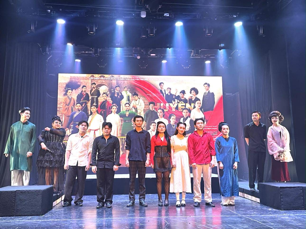 NSƯT Vũ Xuân Trang tạo cơ hội cho diễn viên trẻ tỏa sáng trong kịch sử Việt và văn học - Ảnh 6.