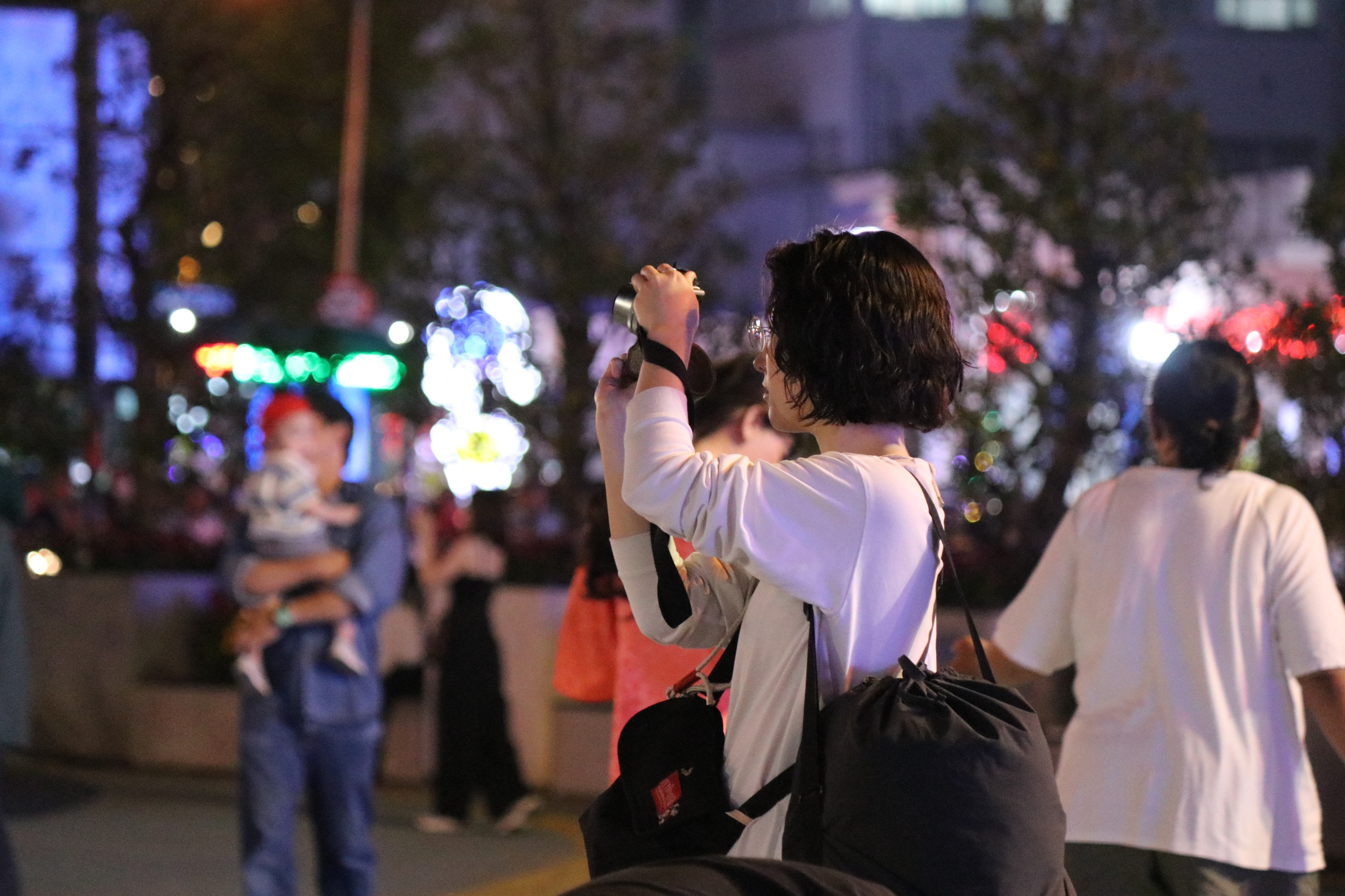 Nhiều c&ocirc;ng tr&igrave;nh chỉnh trang đ&ocirc; thị bắt đầu mở cửa, TPHCM tr&agrave;n ngập sắc xu&acirc;n - Ảnh 15.