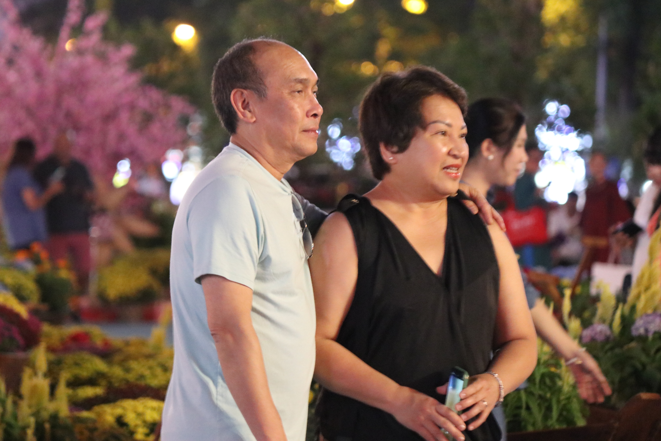 Nhiều c&ocirc;ng tr&igrave;nh chỉnh trang đ&ocirc; thị bắt đầu mở cửa, TPHCM tr&agrave;n ngập sắc xu&acirc;n - Ảnh 21.