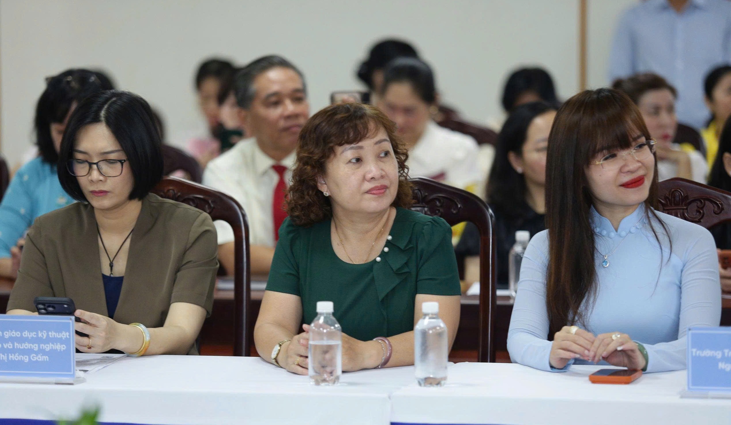 TPHCM: L&atilde;nh đạo phường Xu&acirc;n H&ograve;a mở diễn đ&agrave;n lắng nghe để n&acirc;ng chất gi&aacute;o dục - Ảnh 2.