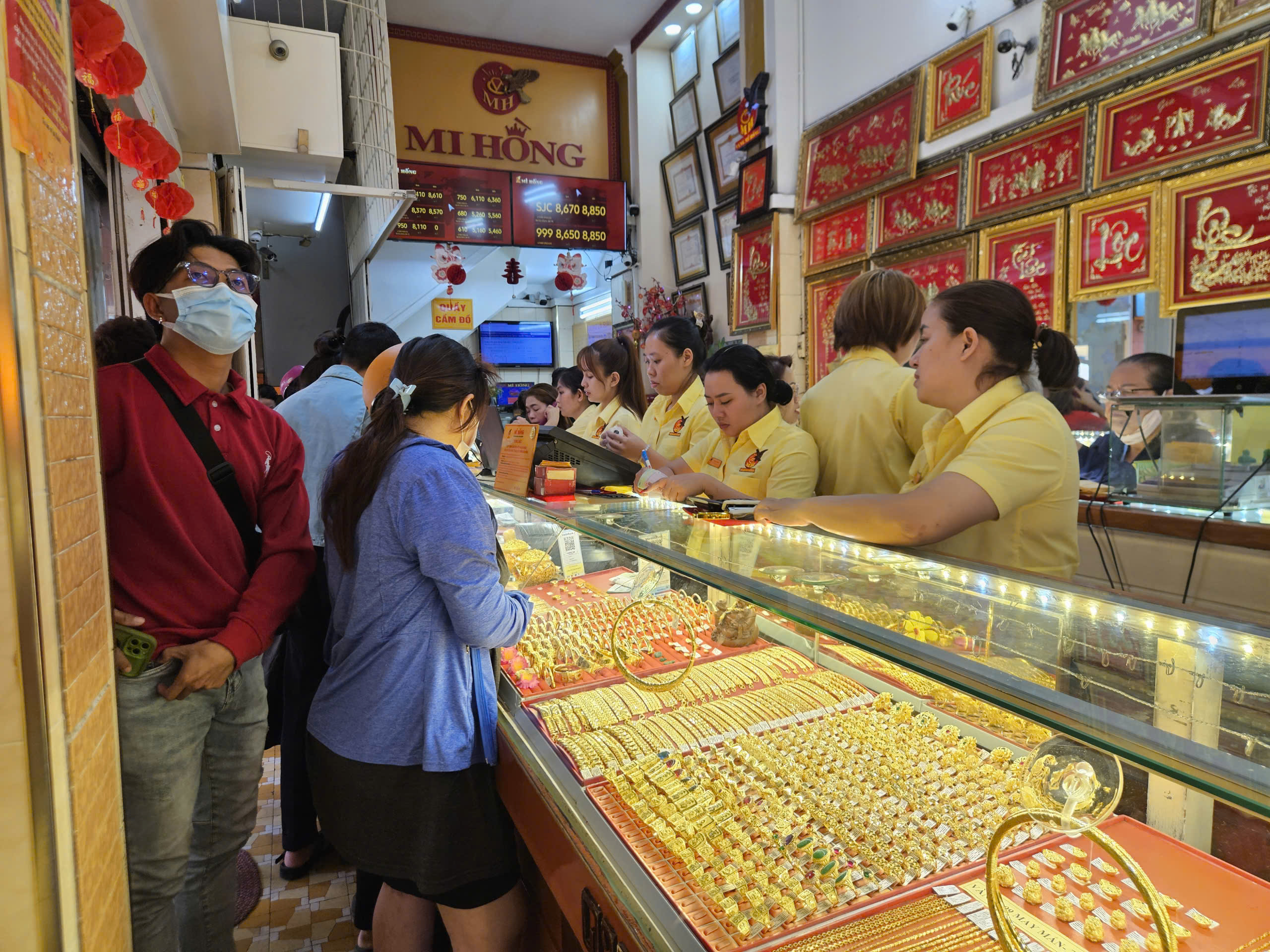 C&uacute; sập gi&aacute; v&agrave;ng 2026: Nguy&ecirc;n nh&acirc;n v&agrave; t&aacute;c động đến thị trường T&agrave;i ch&iacute;nh - Ảnh 6.