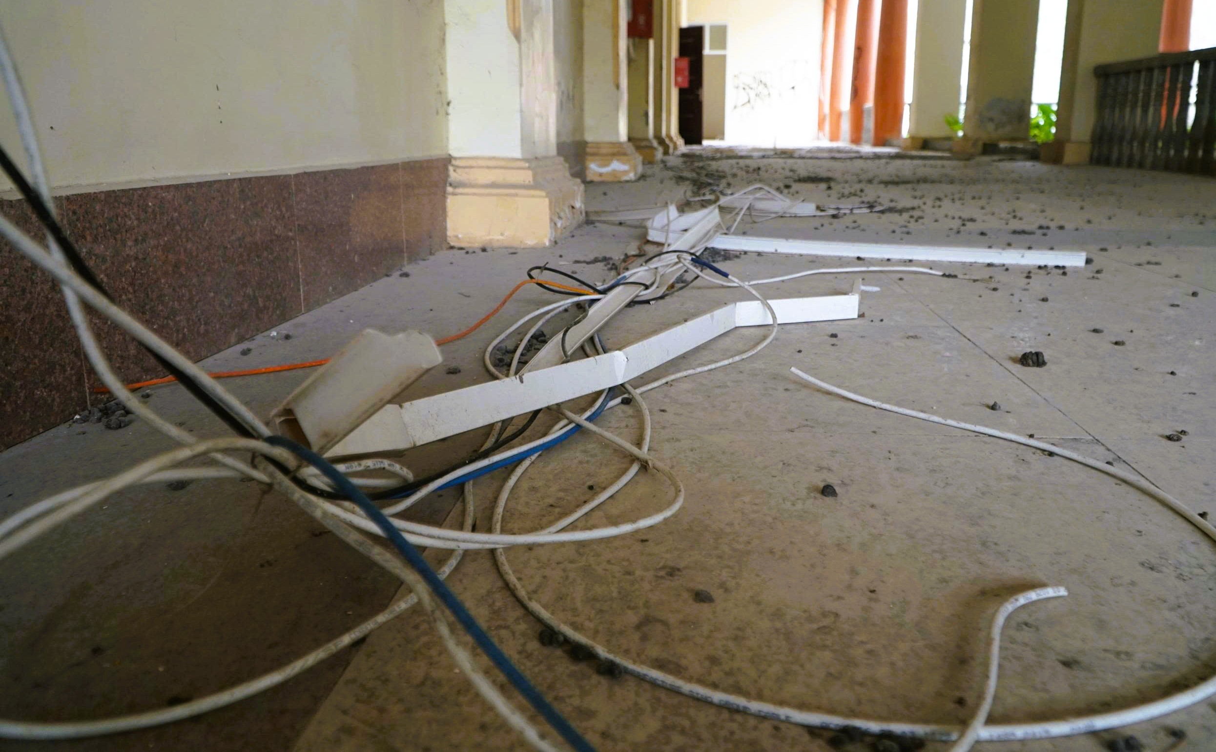 Trung t&acirc;m hội nghị 160 tỉ đồng ở Thanh H&oacute;a bị ph&aacute; tan hoang để trộm t&agrave;i sản - Ảnh 5.