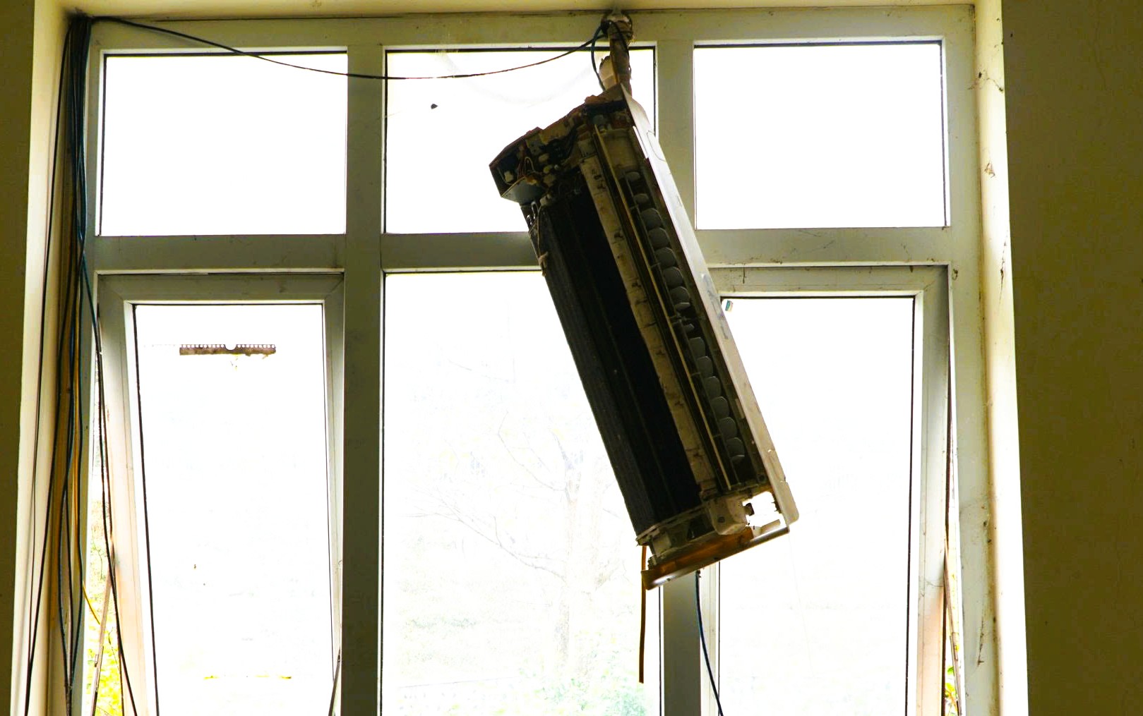 Trung t&acirc;m hội nghị 160 tỉ đồng ở Thanh H&oacute;a bị ph&aacute; tan hoang để trộm t&agrave;i sản - Ảnh 7.