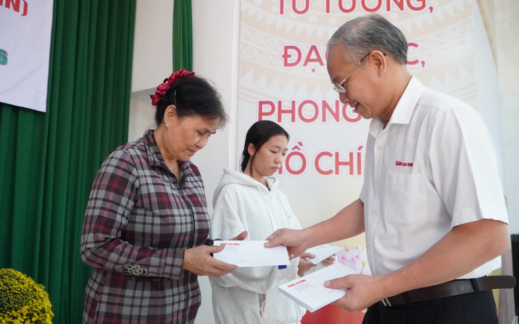 Hội nạn nhân chất độc da cam/dioxin TPHCM tiếp Tổng lãnh sự Trung Quốc tại TPHCM - Ảnh 2.