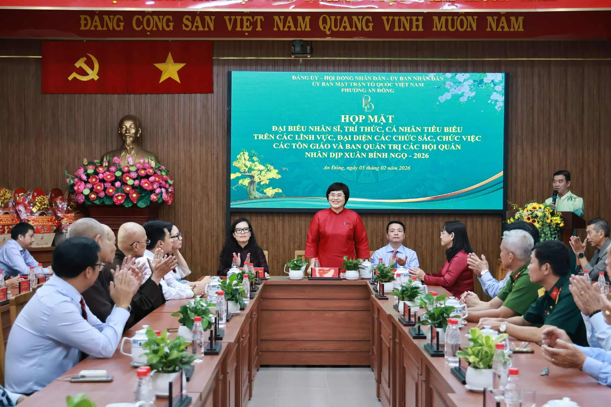họp mặt phường An Đông - Ảnh 1.