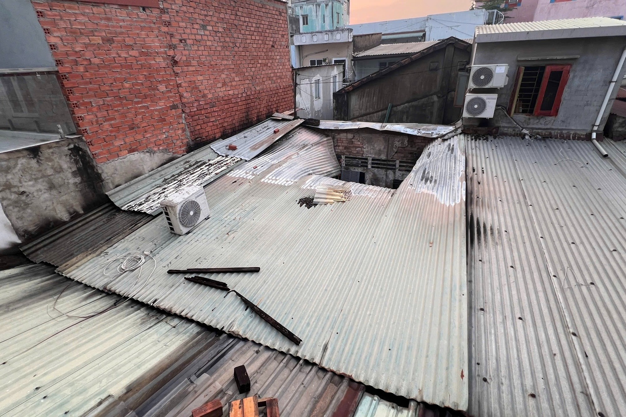 Khẩn trương điều tra vụ cháy làm 3 người tử vong ở TPHCM năm 2026 - Ảnh 1.