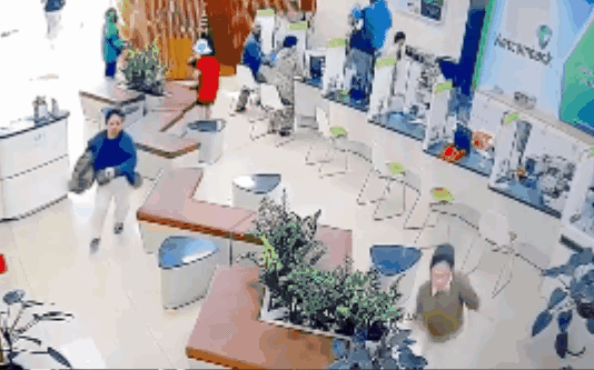 Đại tướng Lương Tam Quang biểu dương c&aacute;c đơn vị bắt cướp ng&acirc;n h&agrave;ng tại Gia Lai - Ảnh 2.