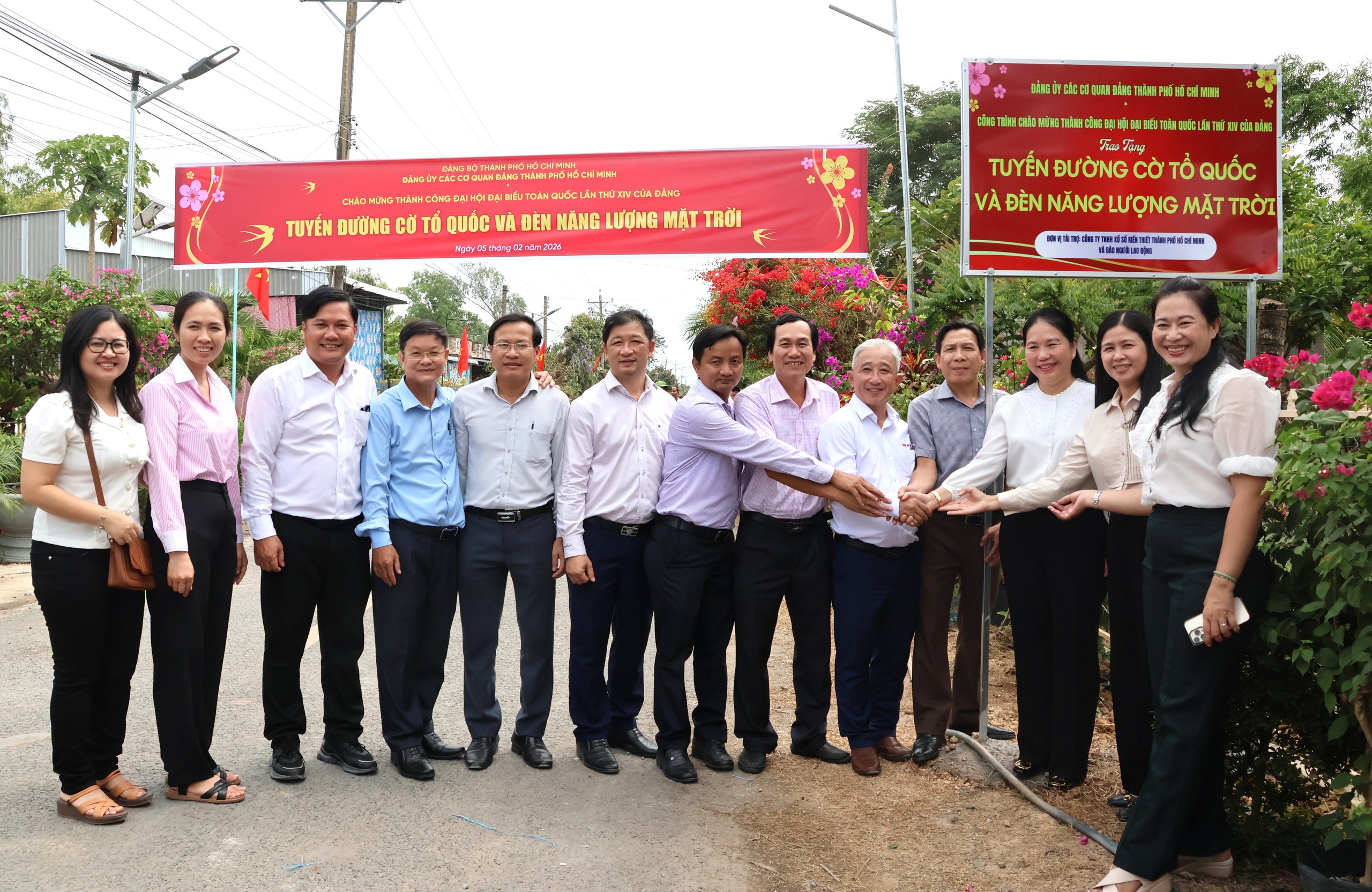 &ldquo;Nghĩa t&igrave;nh bi&ecirc;n giới&rdquo;: TPHCM mang m&ugrave;a Xu&acirc;n ấm &aacute;p đến x&atilde; T&acirc;n Hồng, Đồng Th&aacute;p - Ảnh 17.