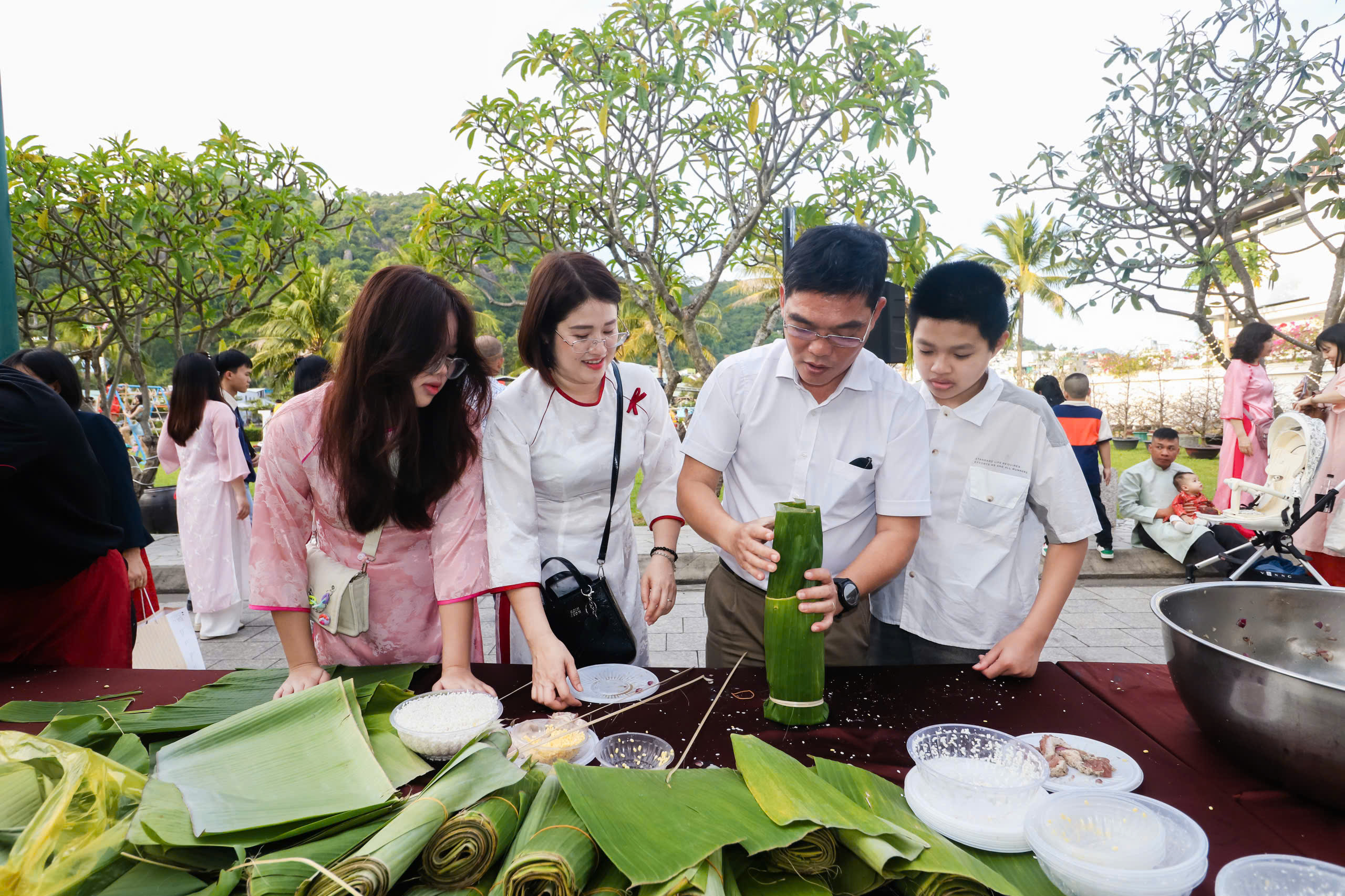 Nha Trang: "Gói bánh Tét - Trở về Tết xưa" mừng xuân Bính Ngọ 2026 - Ảnh 2.