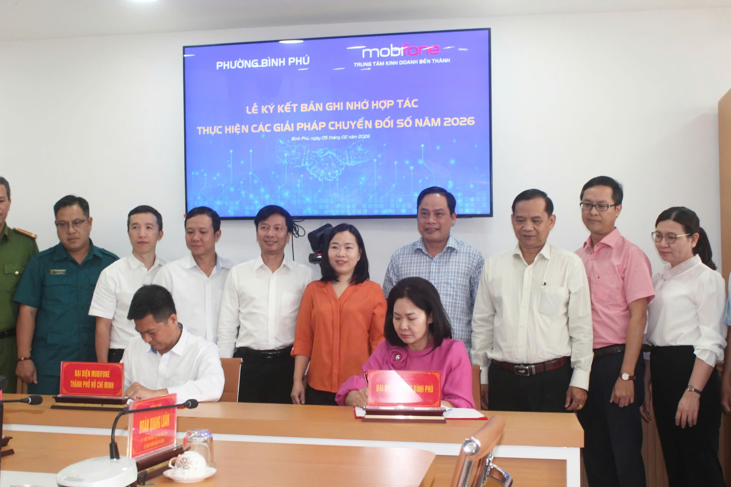 Chuyển đổi số phải lấy phục vụ người dân làm trọng tâm - Ảnh 2.