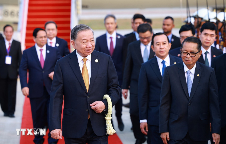 Tổng B&iacute; thư T&ocirc; L&acirc;m bắt đầu chuyến thăm cấp Nh&agrave; nước tới Vương quốc Campuchia - Ảnh 7.