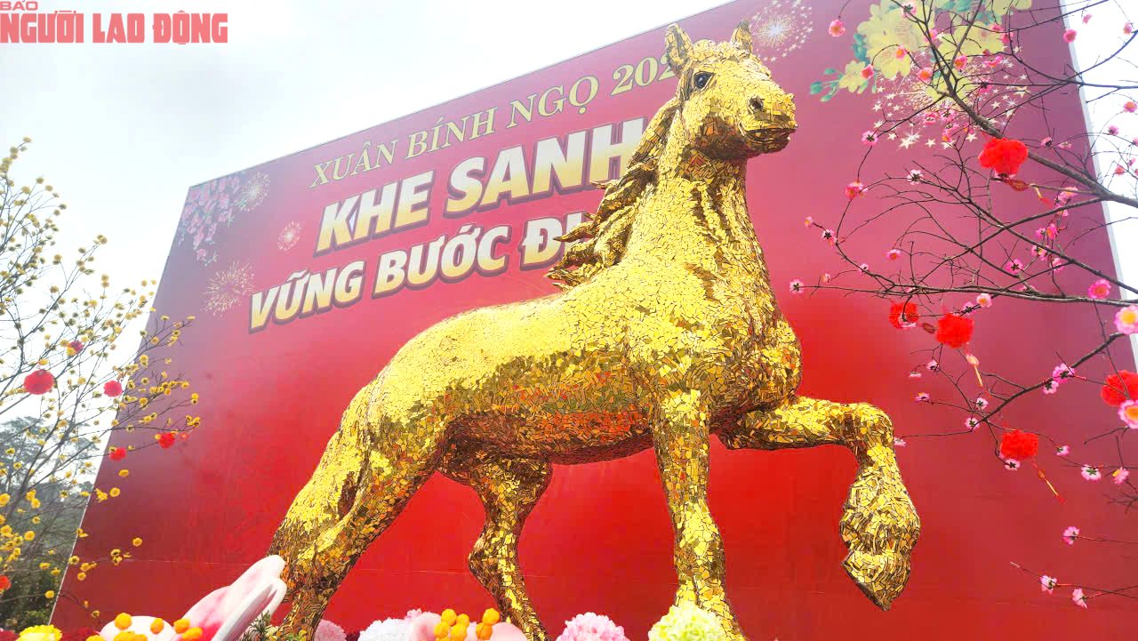 C&ugrave;ng ngắm loạt linh vật ngựa ở Quảng Trị do nghệ nh&acirc;n Đinh Văn T&acirc;m chế t&aacute;c - Ảnh 3.