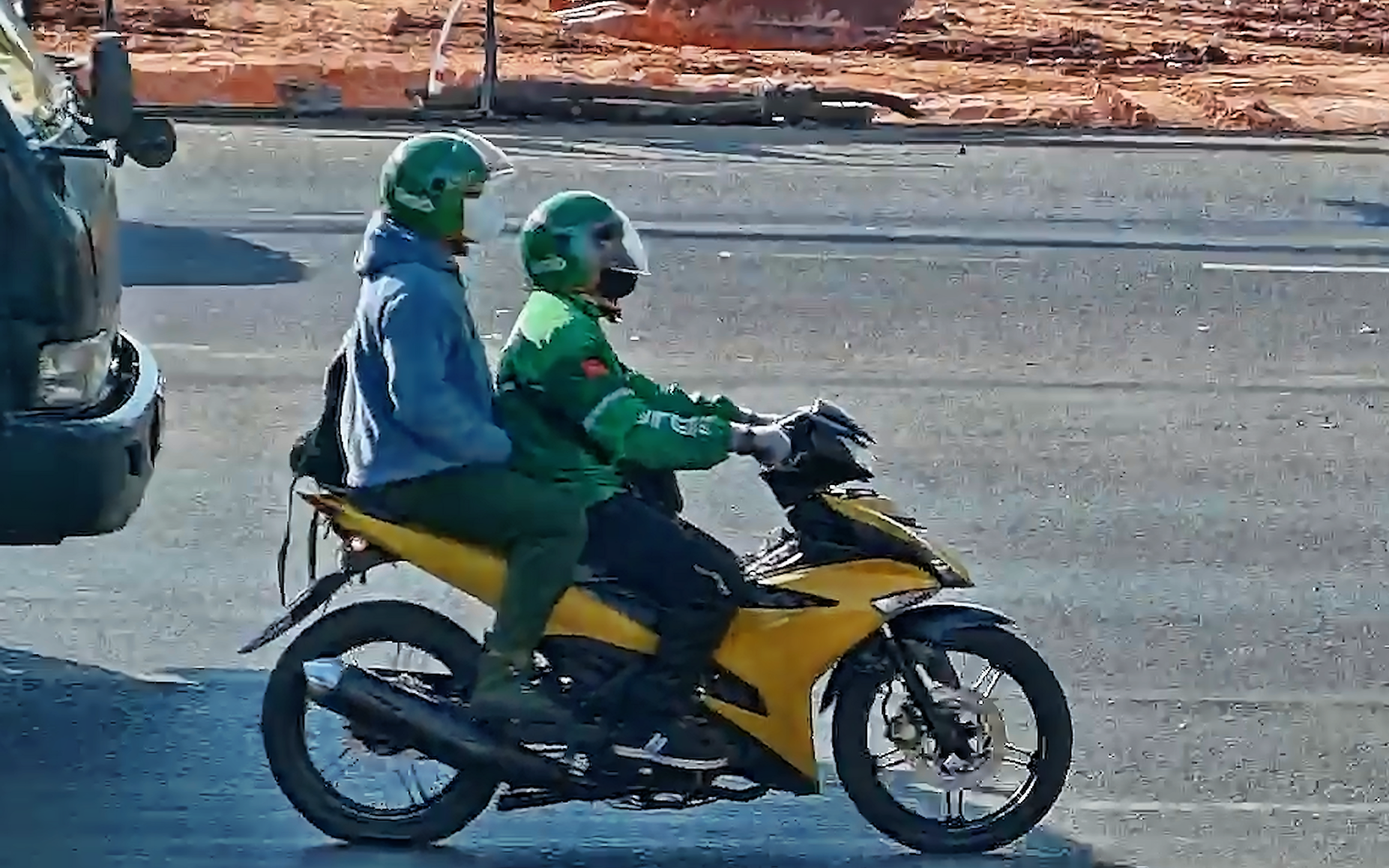 Khen thưởng 5 người d&acirc;n trong vụ cướp ng&acirc;n h&agrave;ng tại Gia Lai năm 2026 - Ảnh 2.