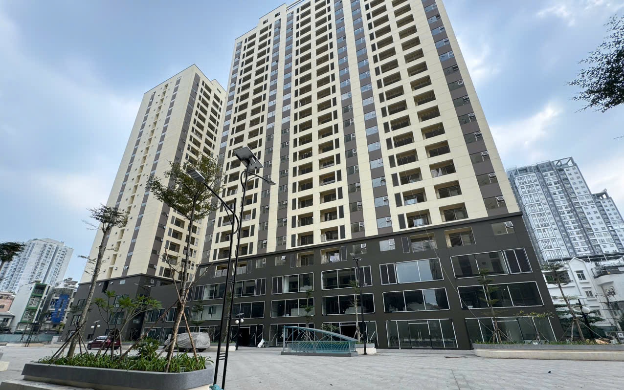 TPHCM: Người d&acirc;n "bế tắc" nộp hồ sơ mua nh&agrave; ở x&atilde; hội, Sở X&acirc;y dựng l&ecirc;n tiếng - Ảnh 2.