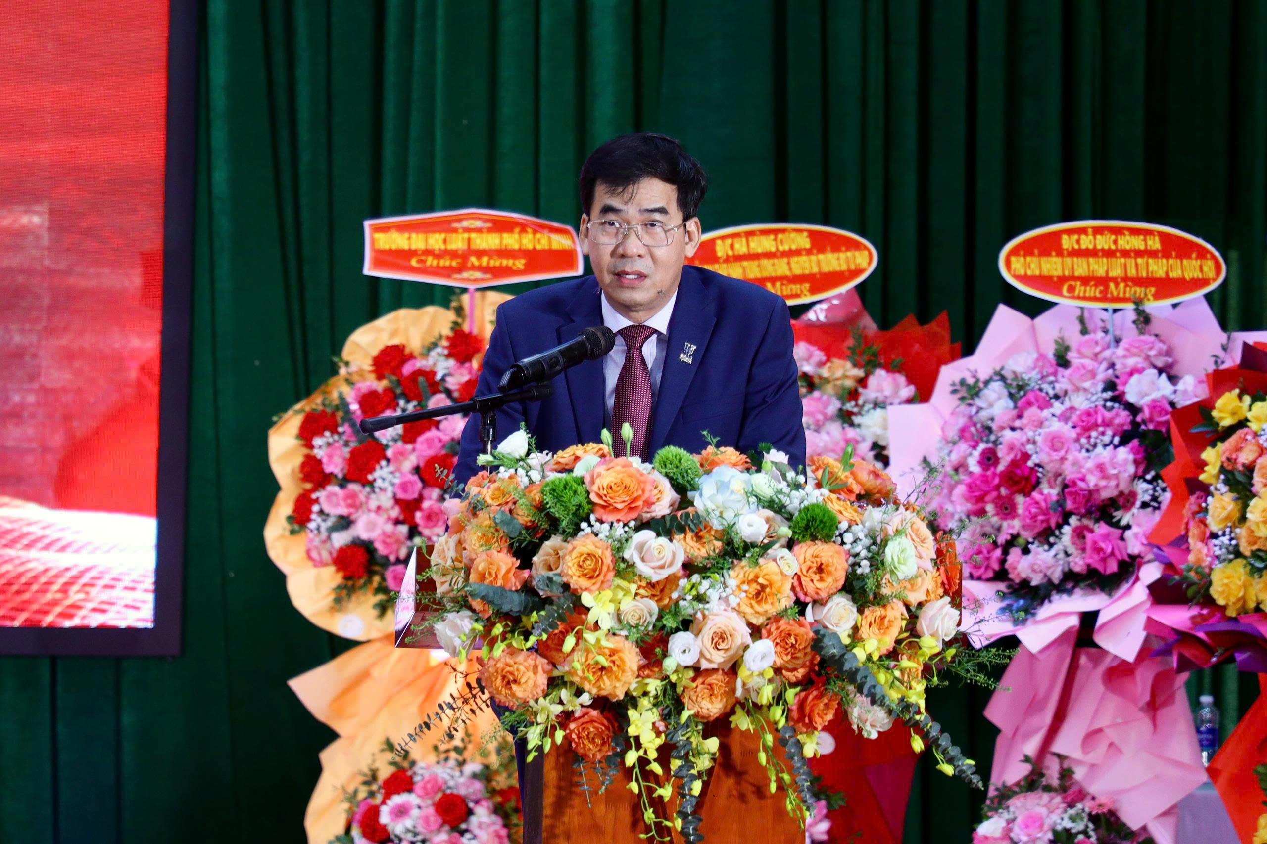 Giáo sư, Tiến sĩ đầu ngành của Trường ĐH Luật TP.HCM sẽ trực tiếp giảng dạy tại Quảng Trị - Ảnh 3.