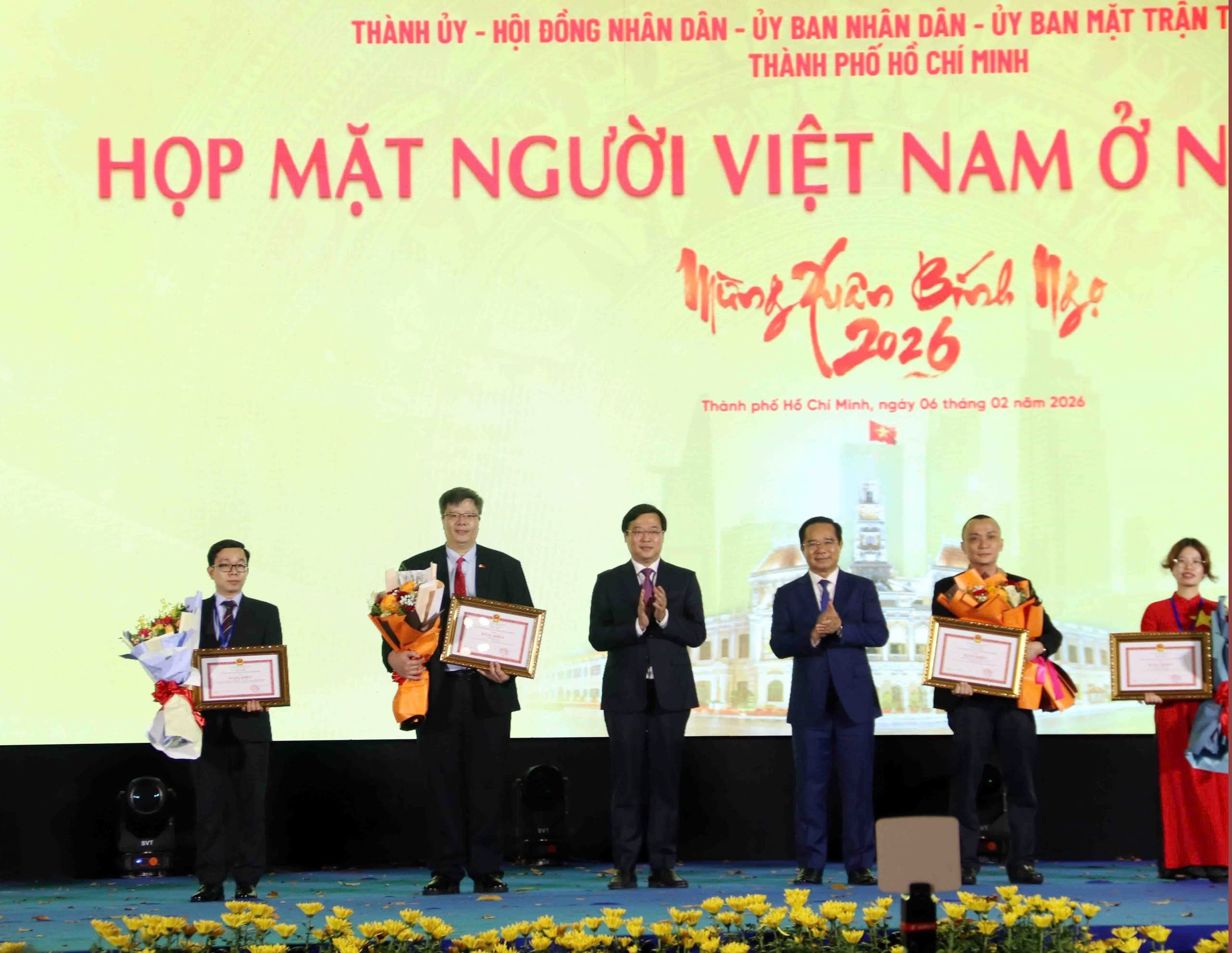 Tình cảm sâu nặng của kiều bào đối với TP HCM - Ảnh 1.