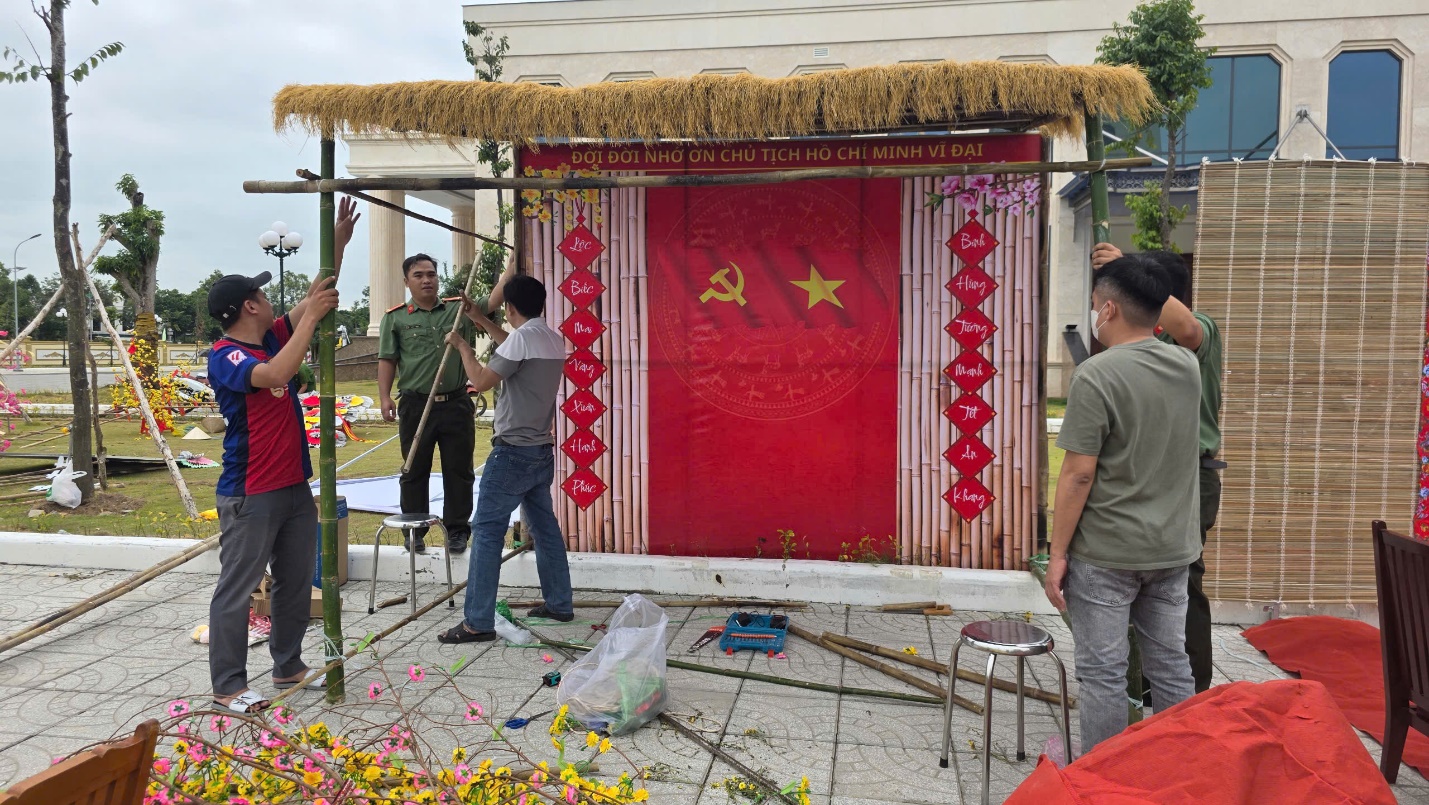 Rộn r&agrave;ng Phi&ecirc;n chợ Xu&acirc;n 2026 do C&ocirc;ng an tỉnh An Giang tổ chức cho cộng đồng - Ảnh 3.