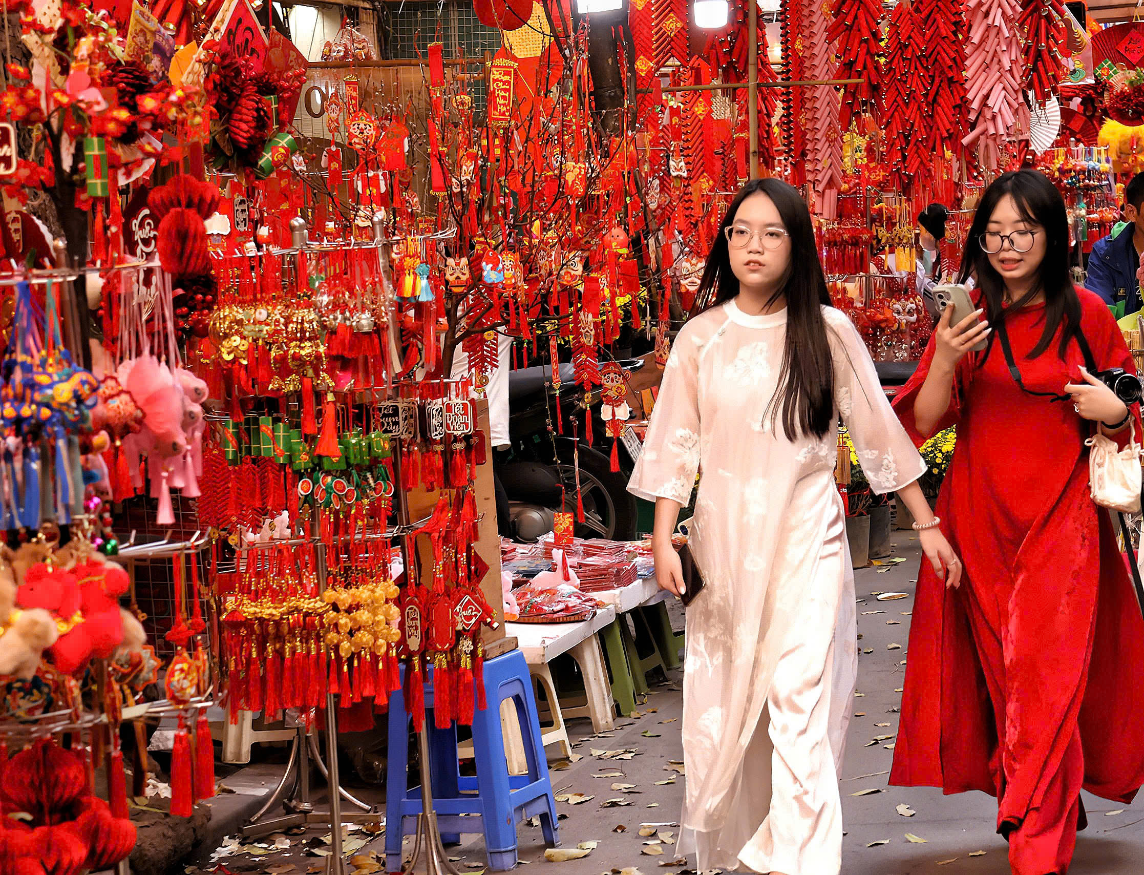 Phố, phường Thủ đ&ocirc; H&agrave; Nội rực rỡ sắc Xu&acirc;n  - Ảnh 2.