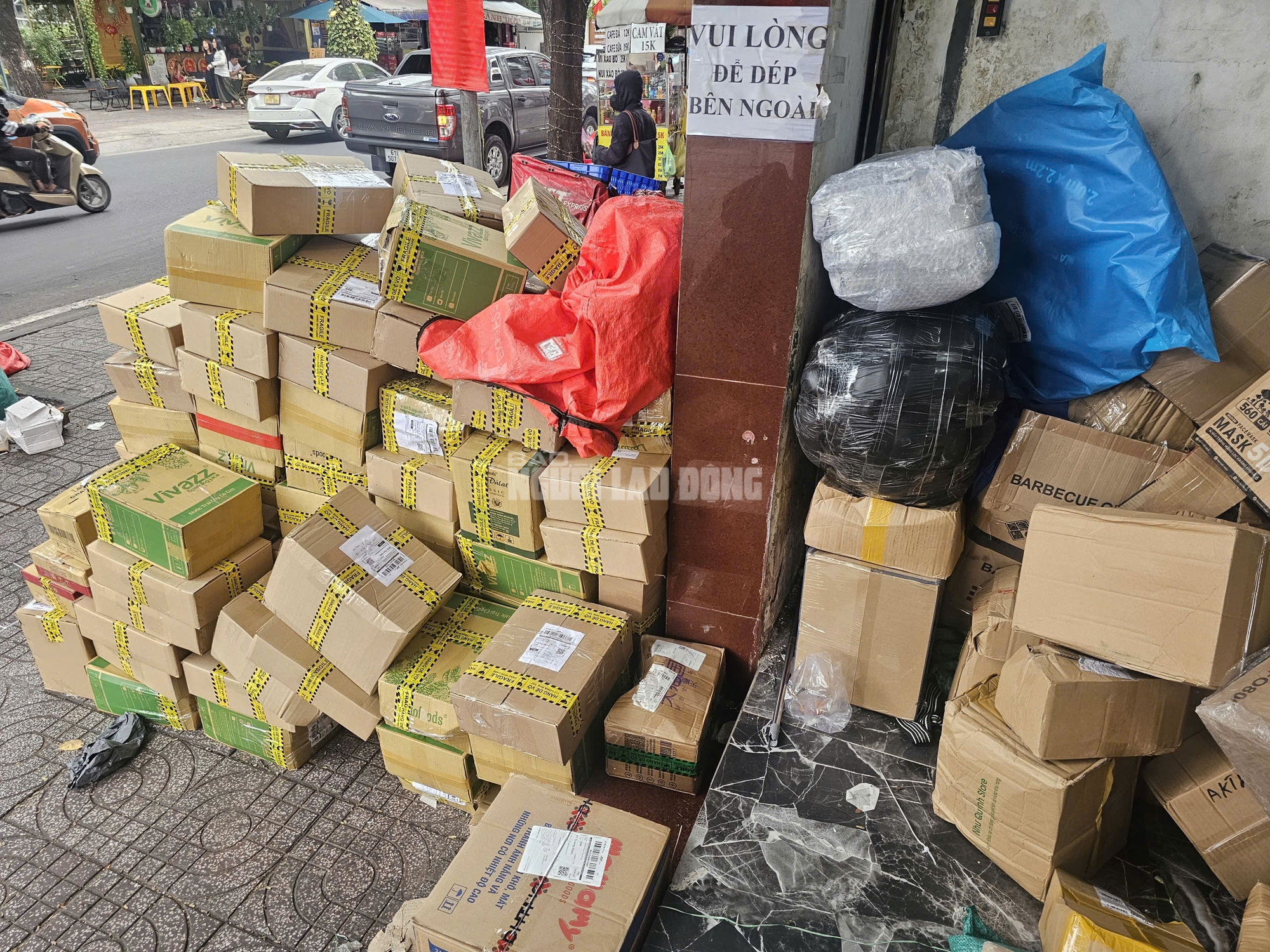 Những lưu &yacute; quan trọng khi mua h&agrave;ng online v&agrave; gửi chuyển ph&aacute;t nhanh Tết 2026 - Ảnh 3.