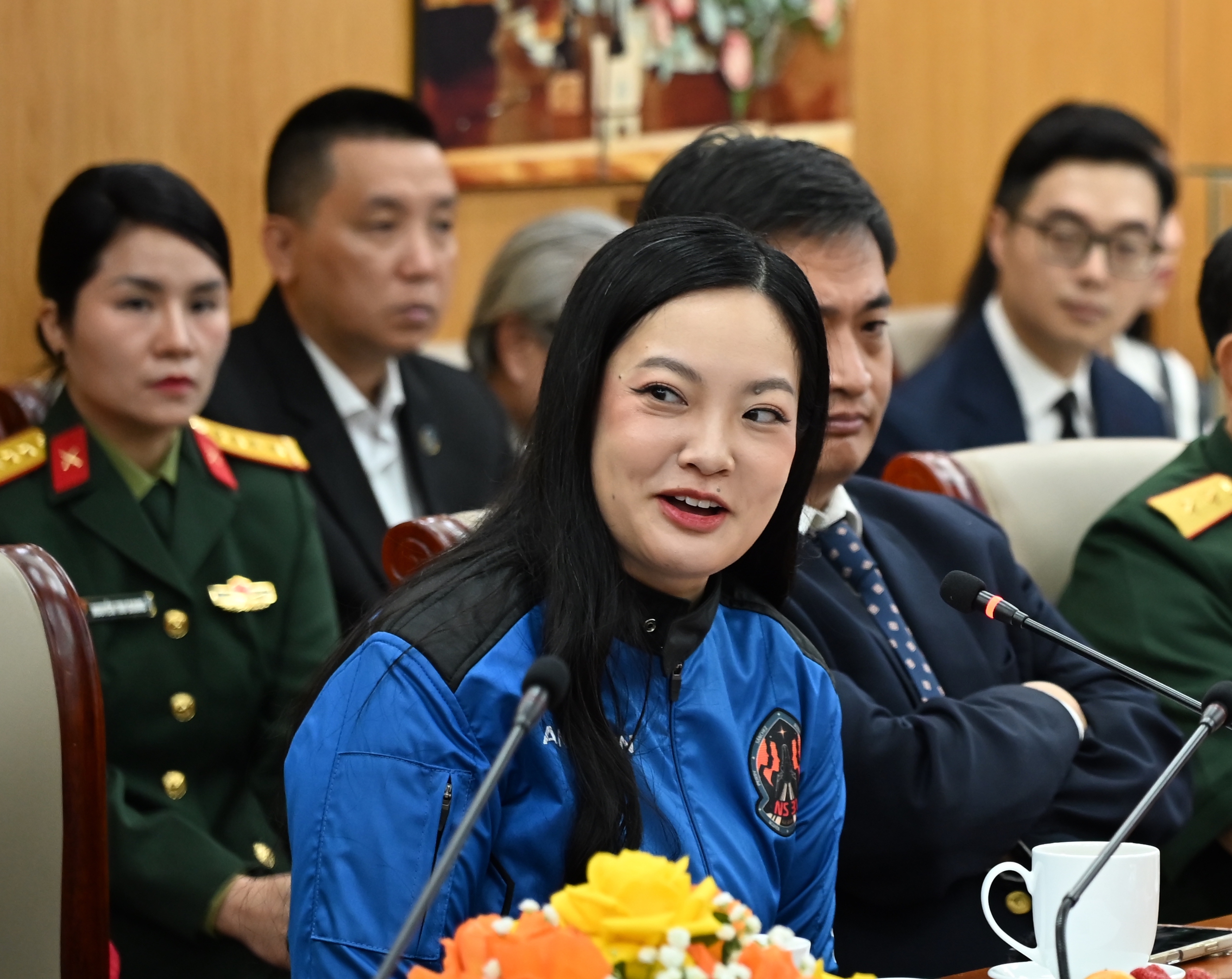 Cuộc gặp mặt lịch sử giữa Trung tướng Phạm Tu&acirc;n v&agrave; chị Amanda Nguyễn - Ảnh 9.