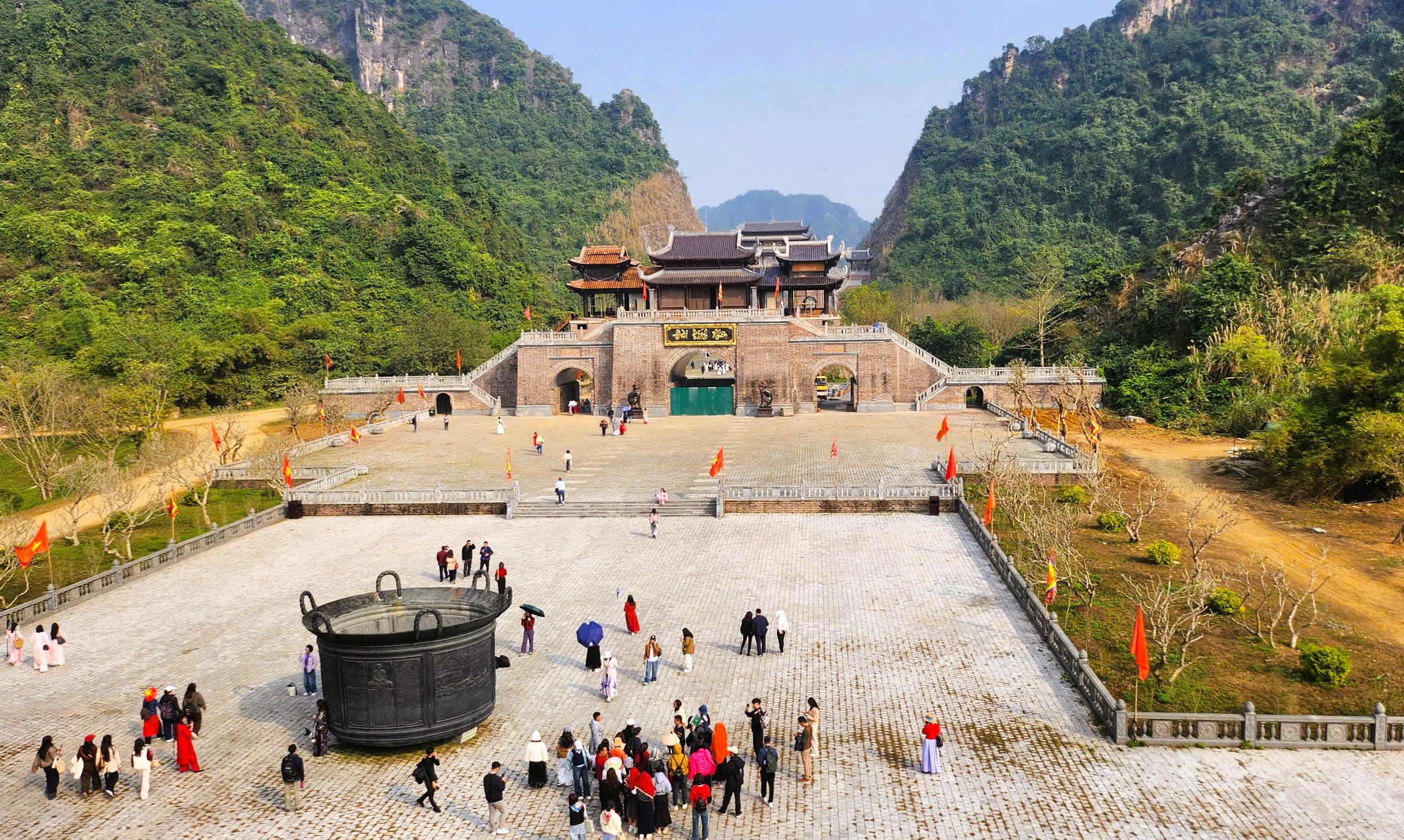 Điểm du lịch mới đẹp như "Phượng Ho&agrave;ng cổ trấn" ở Ninh B&igrave;nh - Ảnh 4.