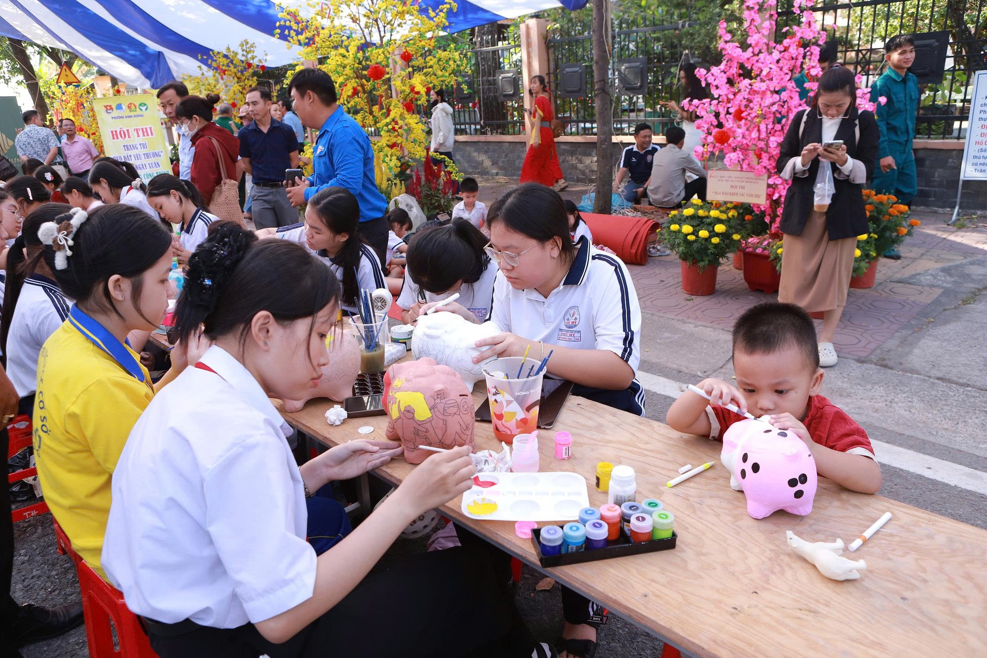 Trao quà Tết cho người nghèo tại phường Bình Dương: 750 Phần quà ý nghĩa năm 2026 - Ảnh 6.